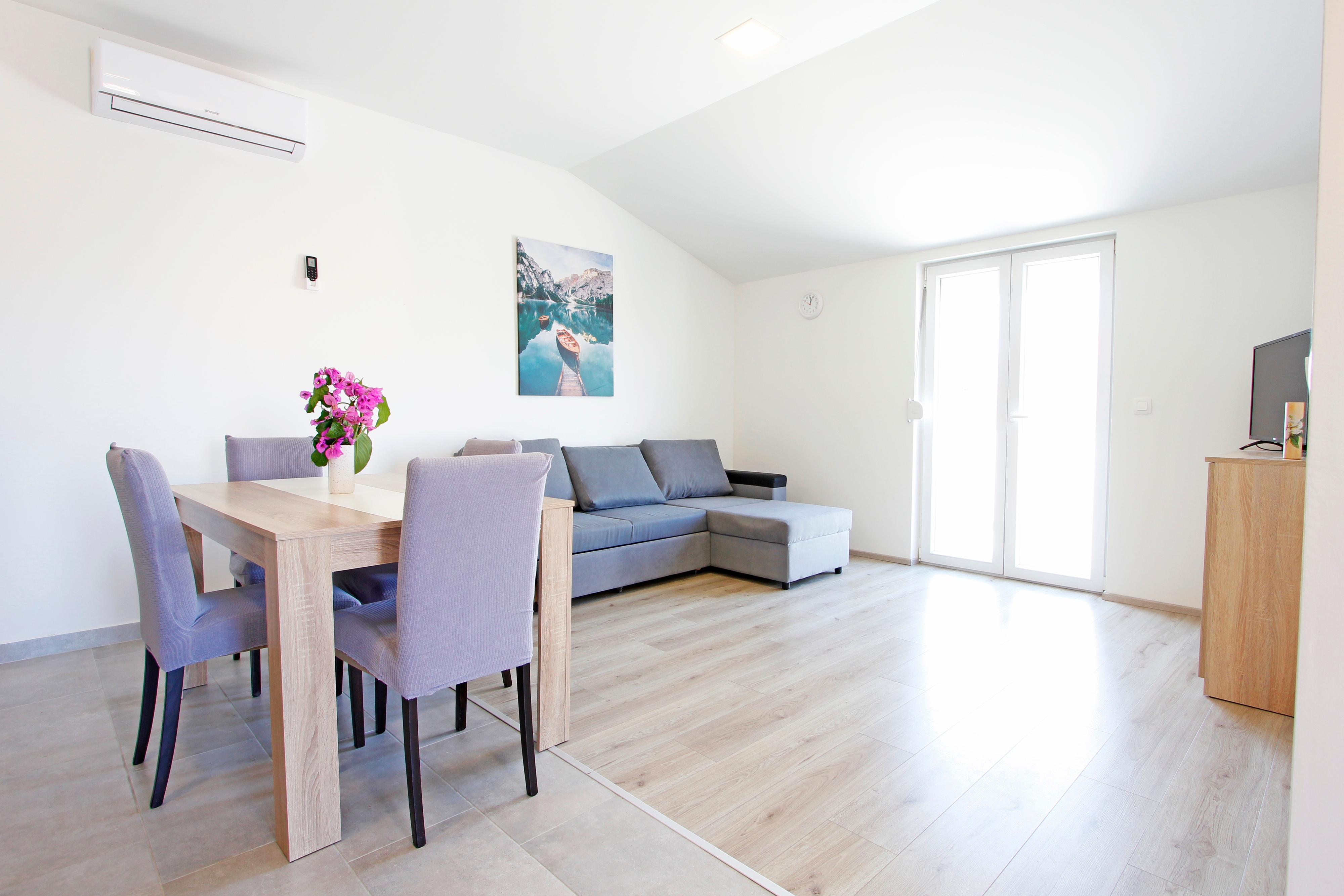 One bedroom apartment with terrace and sea view Nin, Zadar (A-5797-f) One bedroom apartment with terrace and sea view Nin, Zadar (A-5797-f)