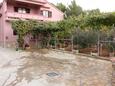 Parking lot Bibinje, Zadar, Parking lot 5800 - Apartments with pebble beach.