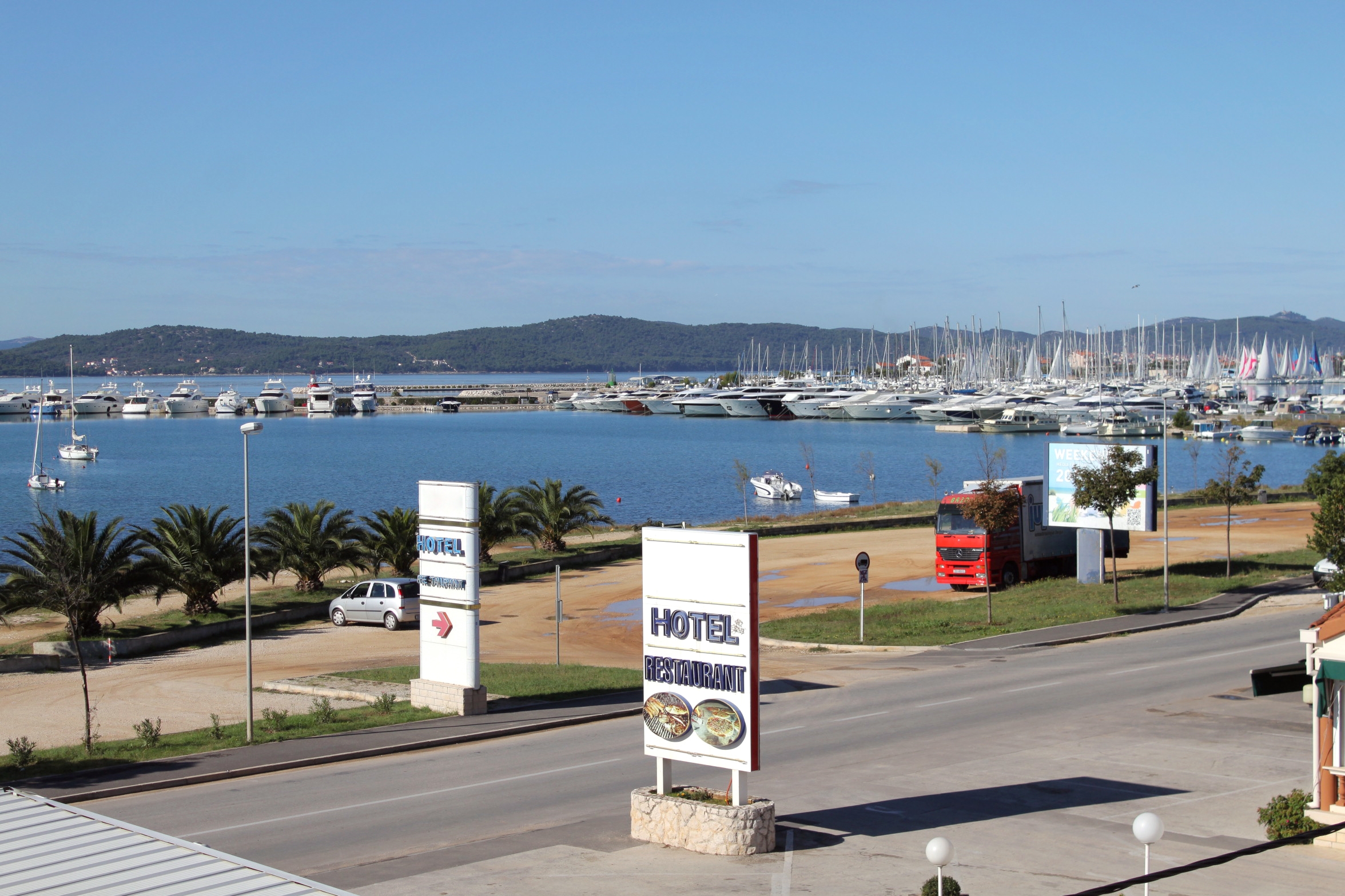 Two bedroom apartment with terrace and sea view Sukošan, Zadar  A-a