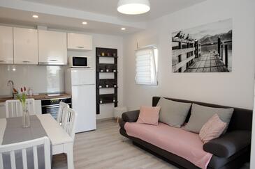 Kožino, Sala de estar in the apartment, air condition available, (pet friendly) y WiFi.