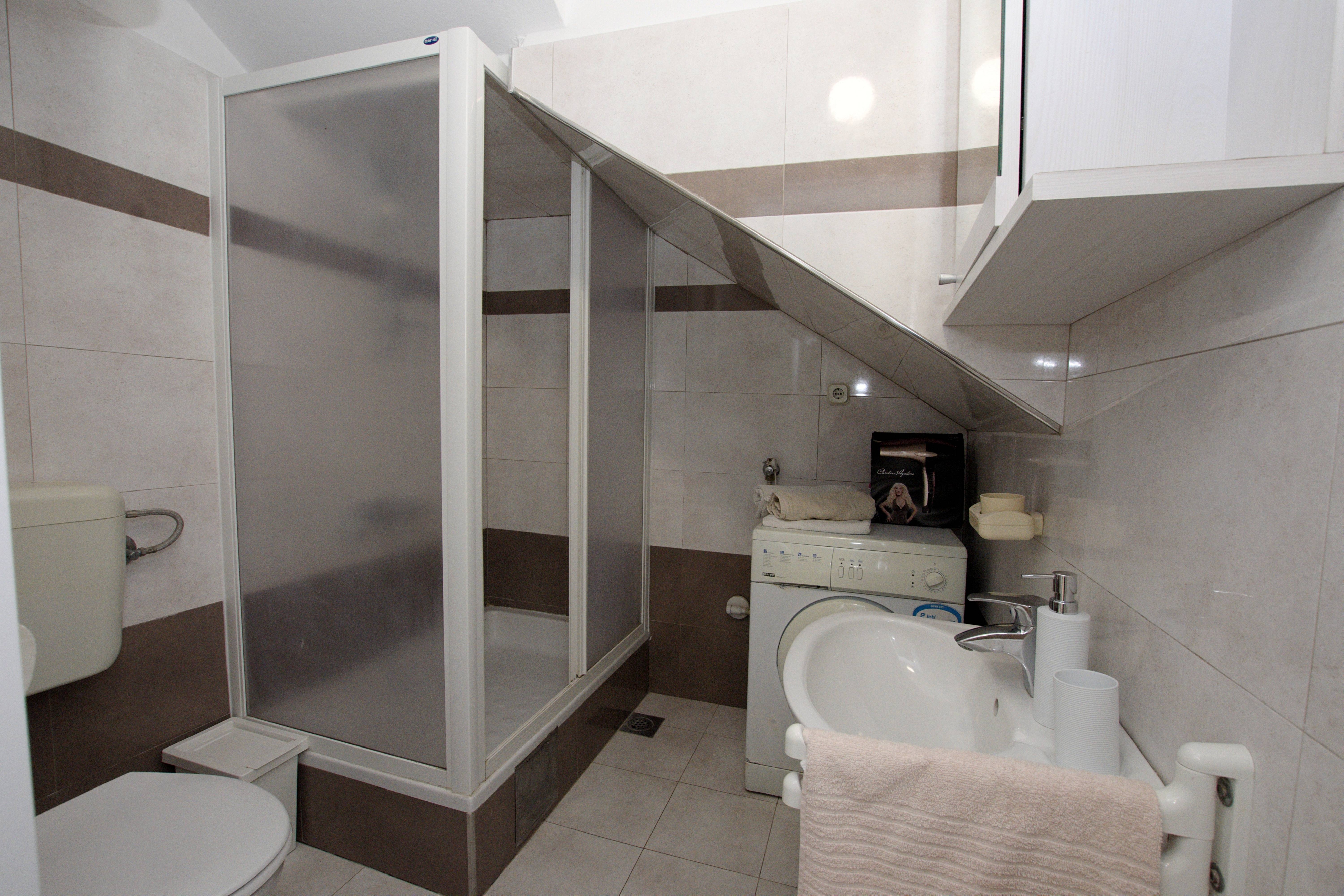 Two bedroom apartment near beach Kožino, Zadar  A-d