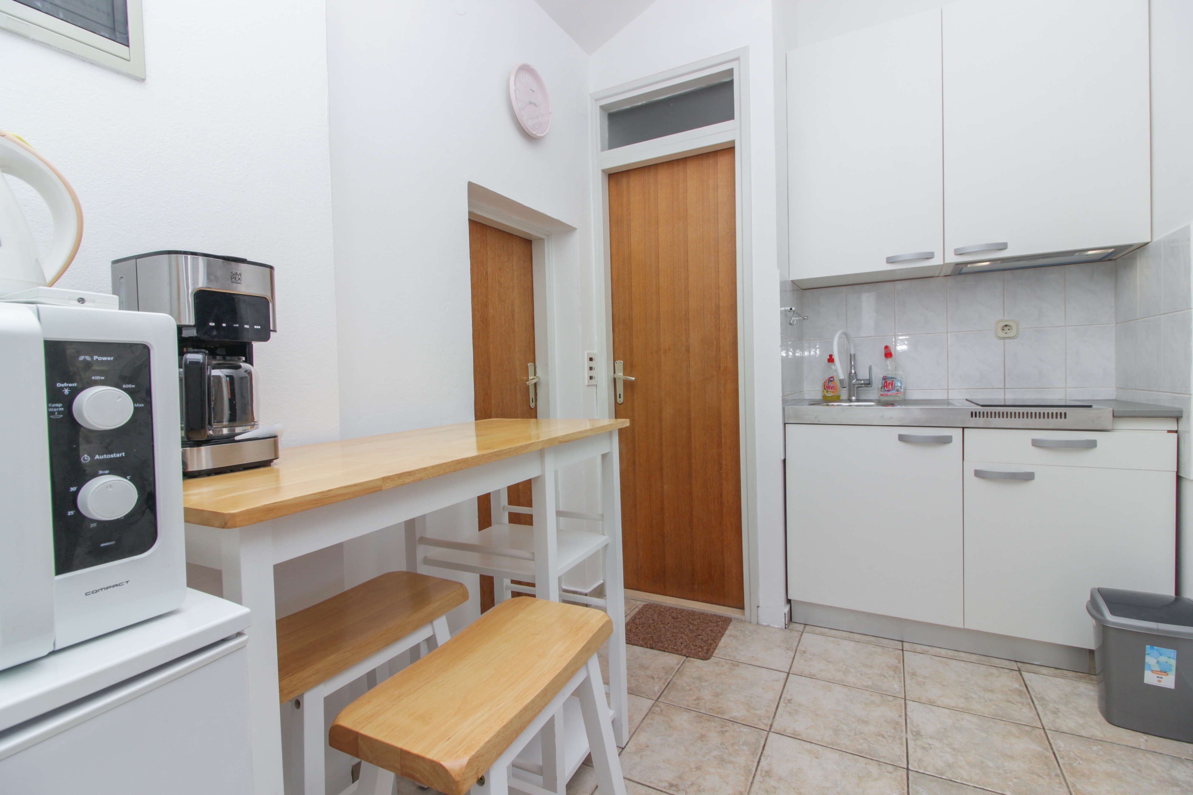 One bedroom apartment with terrace and sea view Nin, Zadar  A-a