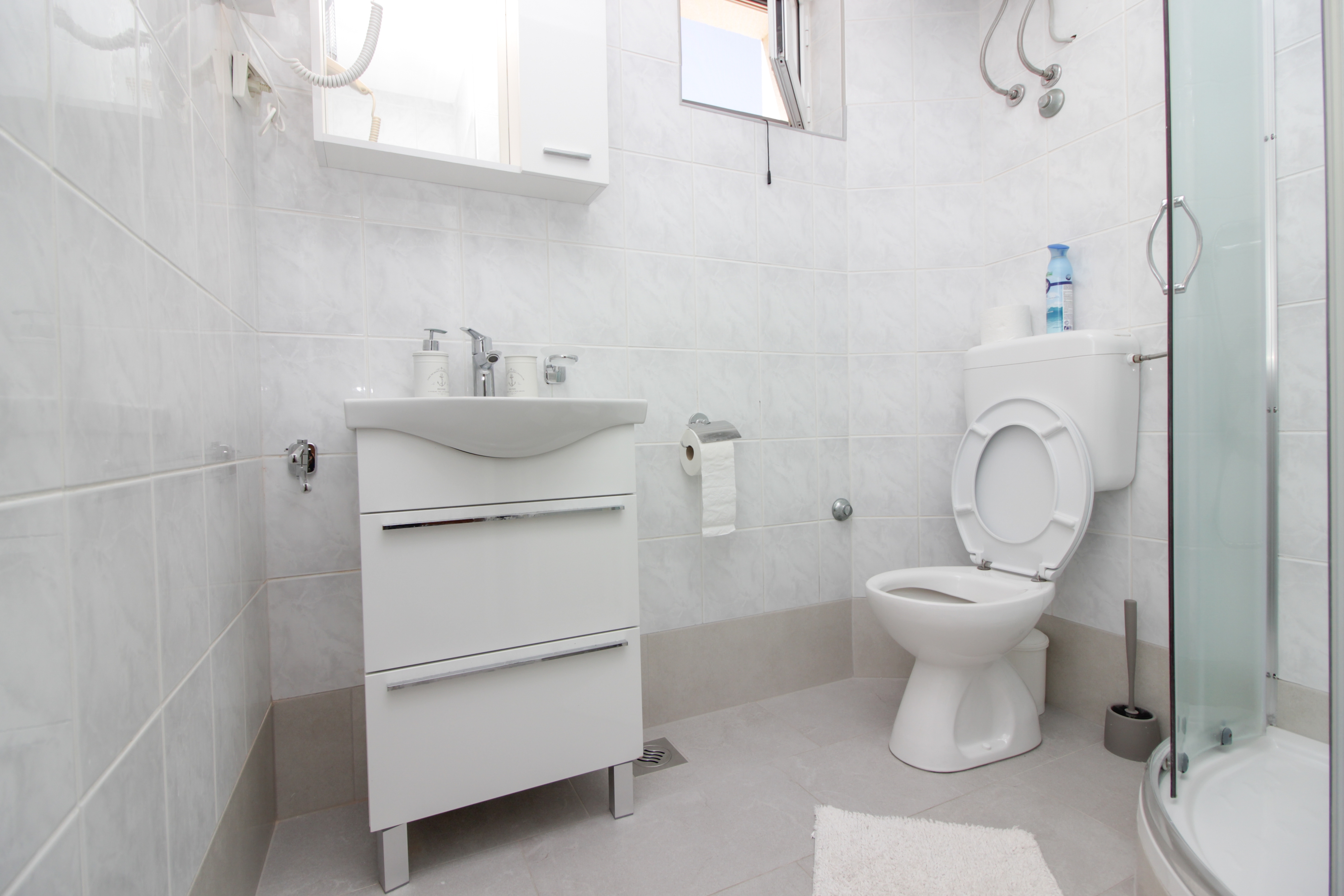 Jednosobni apartman s terasom i pogledom na more Nin, Zadar  A-b