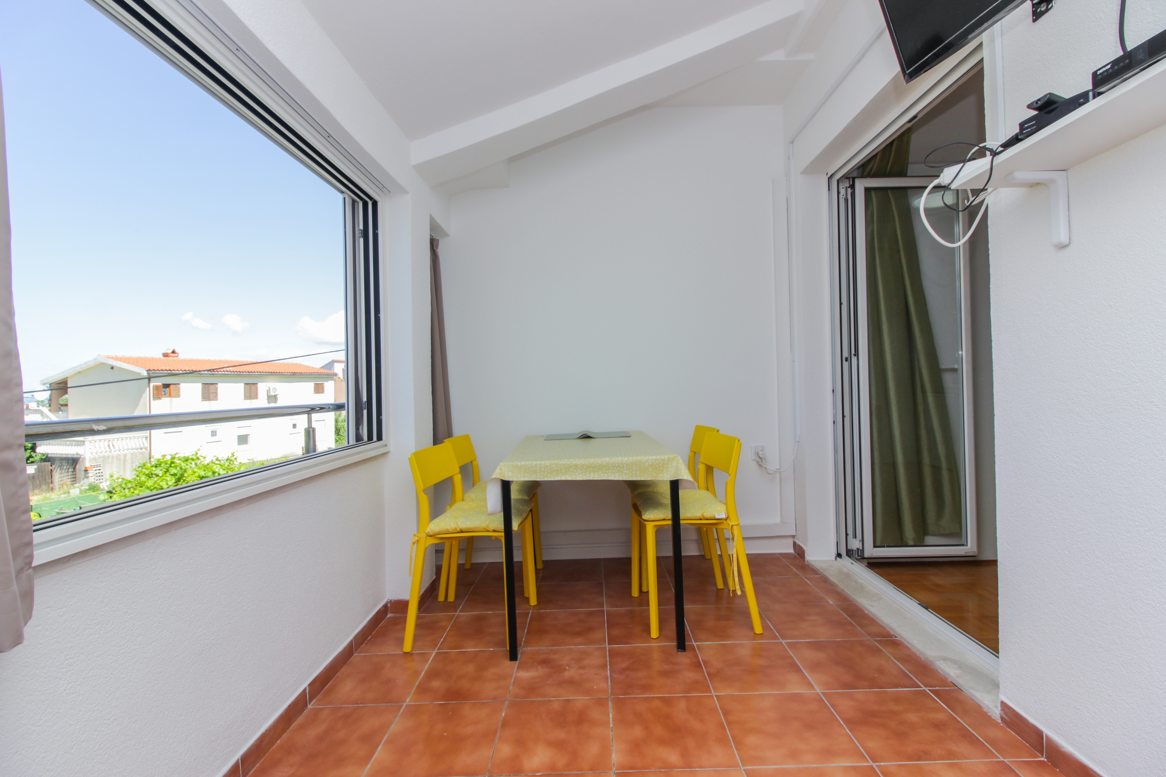 Jednosobni apartman s terasom i pogledom na more Nin, Zadar  A-b