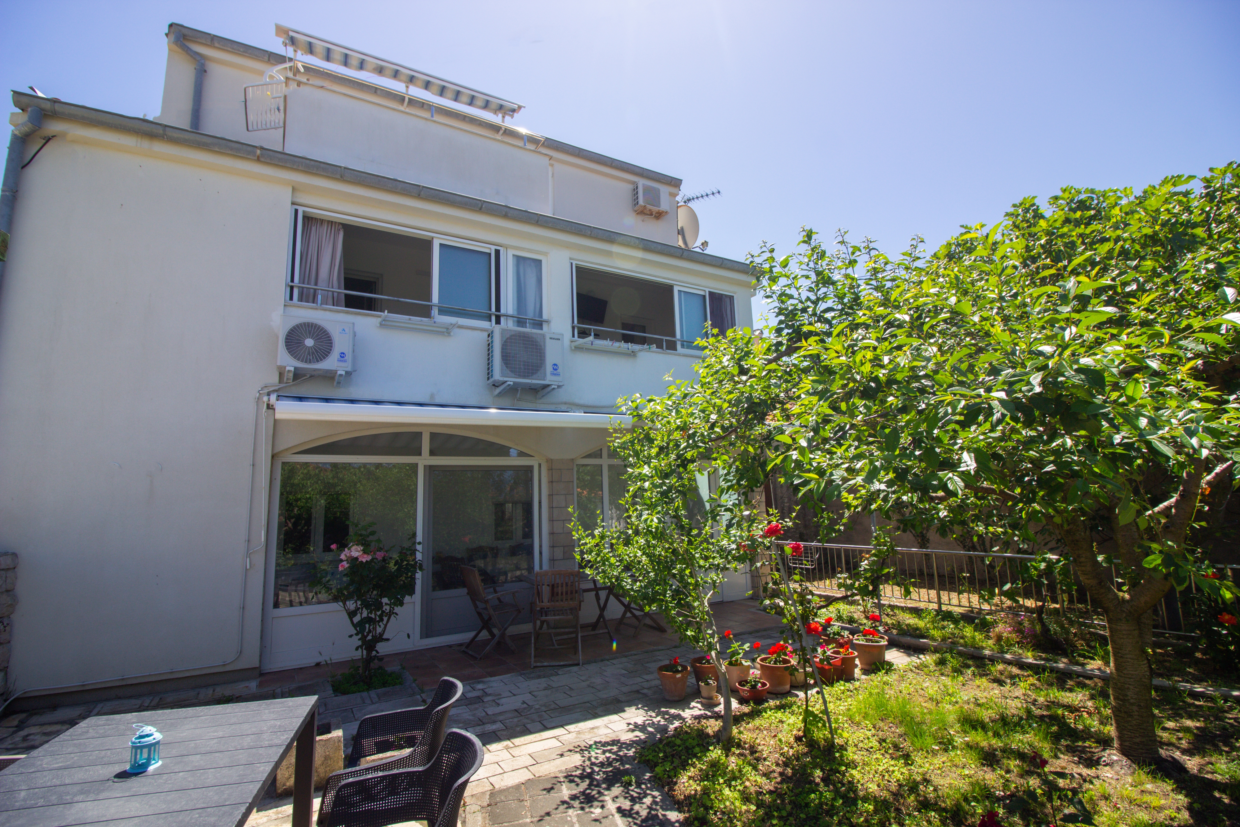 Jednosobni apartman s terasom i pogledom na more Nin, Zadar  A-b