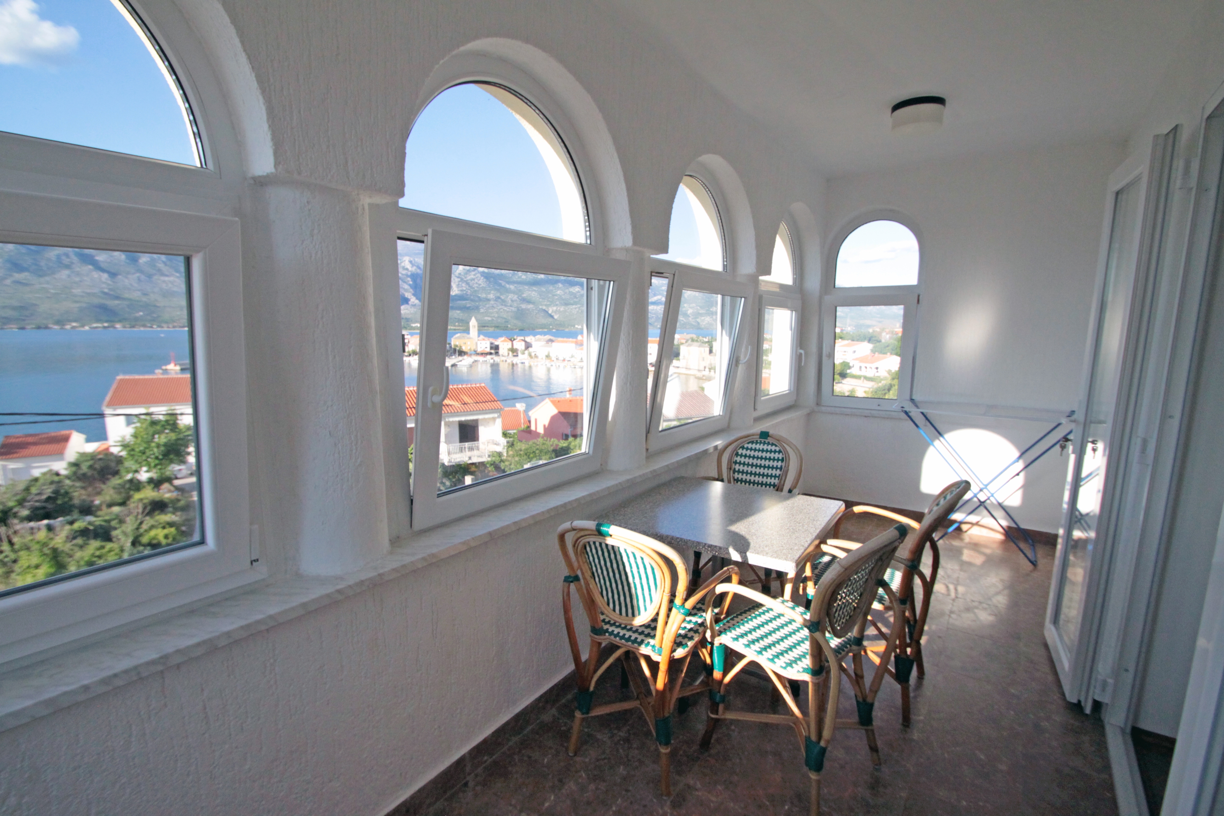 One bedroom apartment with terrace and sea view Vinjerac (Zadar) (A-5811-a)