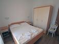 Vinjerac, Bedroom 1 in the apartment, (pet friendly) and WiFi.