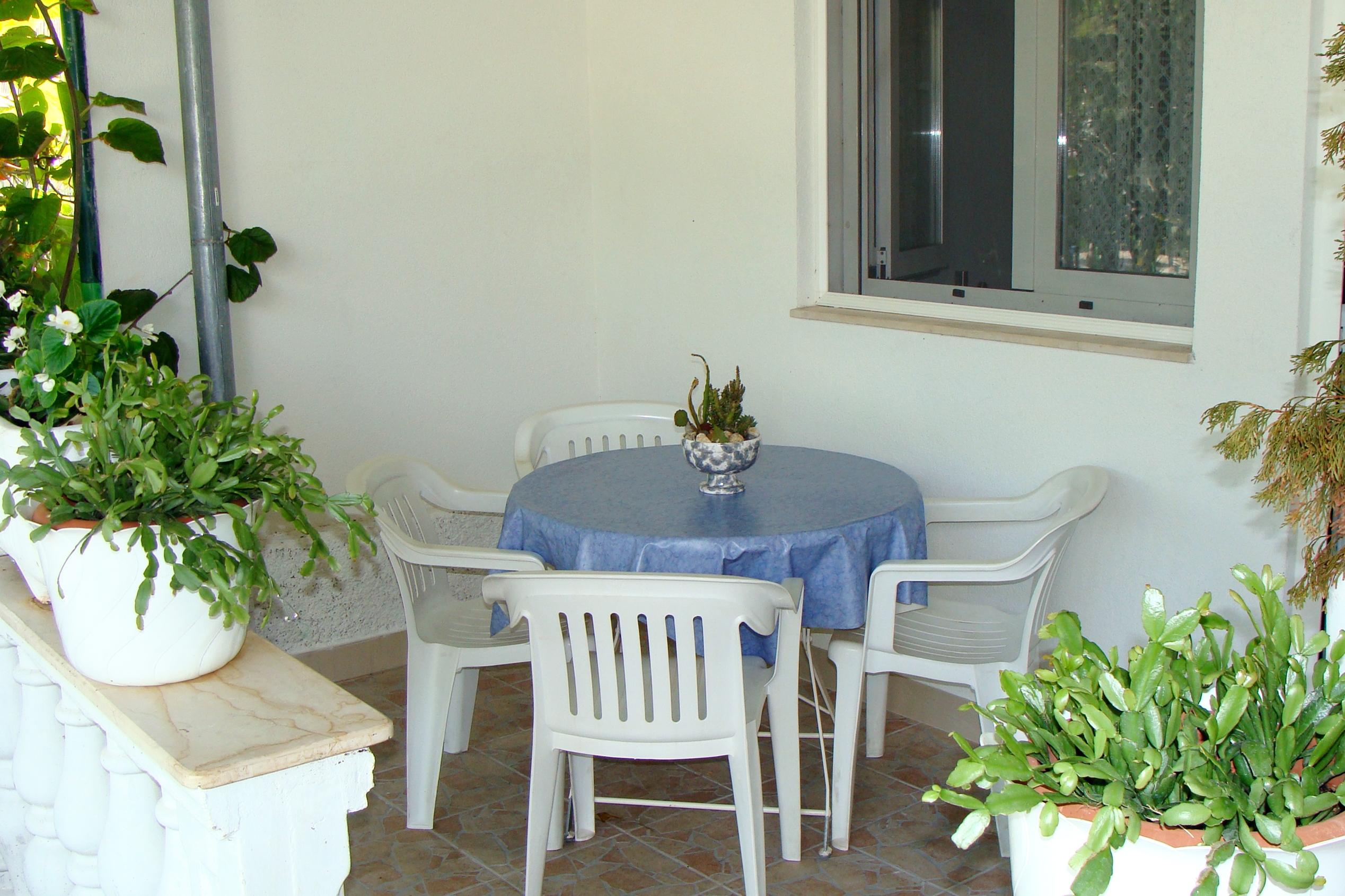 One bedroom apartment near beach Sukošan, Zadar (A-5819-c)
