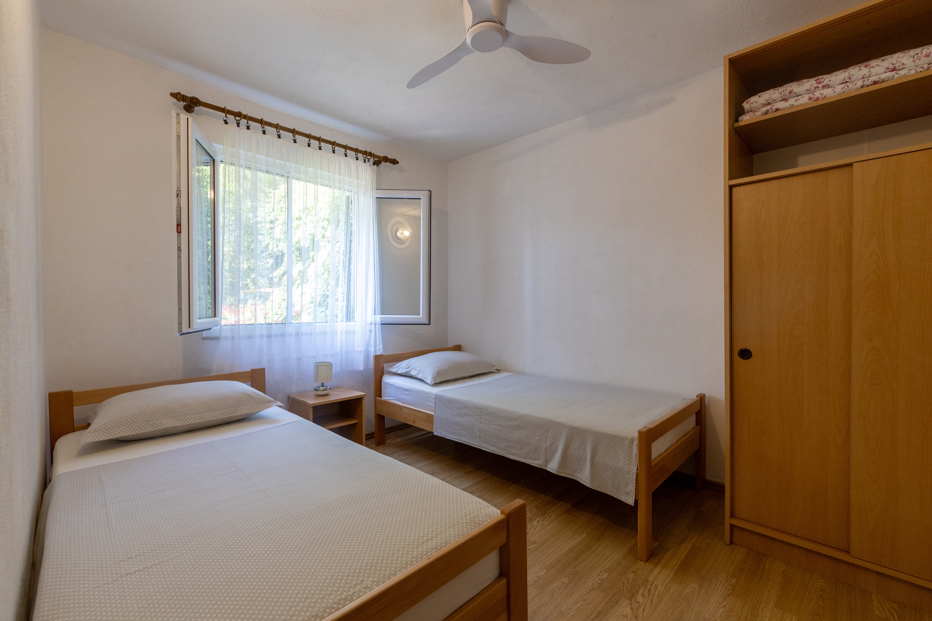 Two bedroom apartment near beach Mudri Dolac, Hvar  A-b