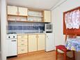 Sabunike, Кухня в размещении типа apartment.