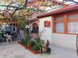 Sabunike, Zadar, Двор 5822 - Апартаменты с песчаным пляжем.