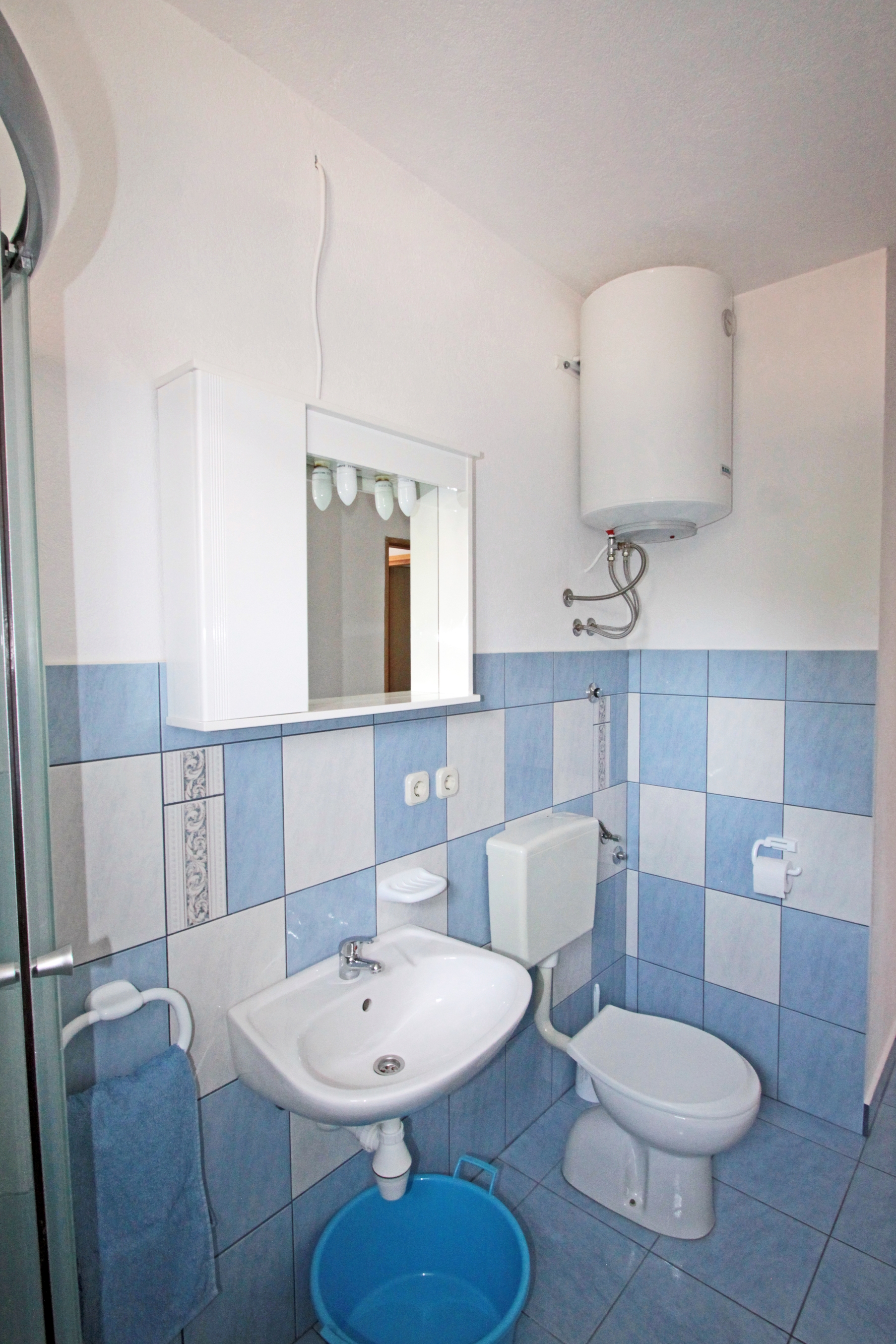 Two bedroom apartment with balcony and sea view Vinjerac, Zadar  A-c