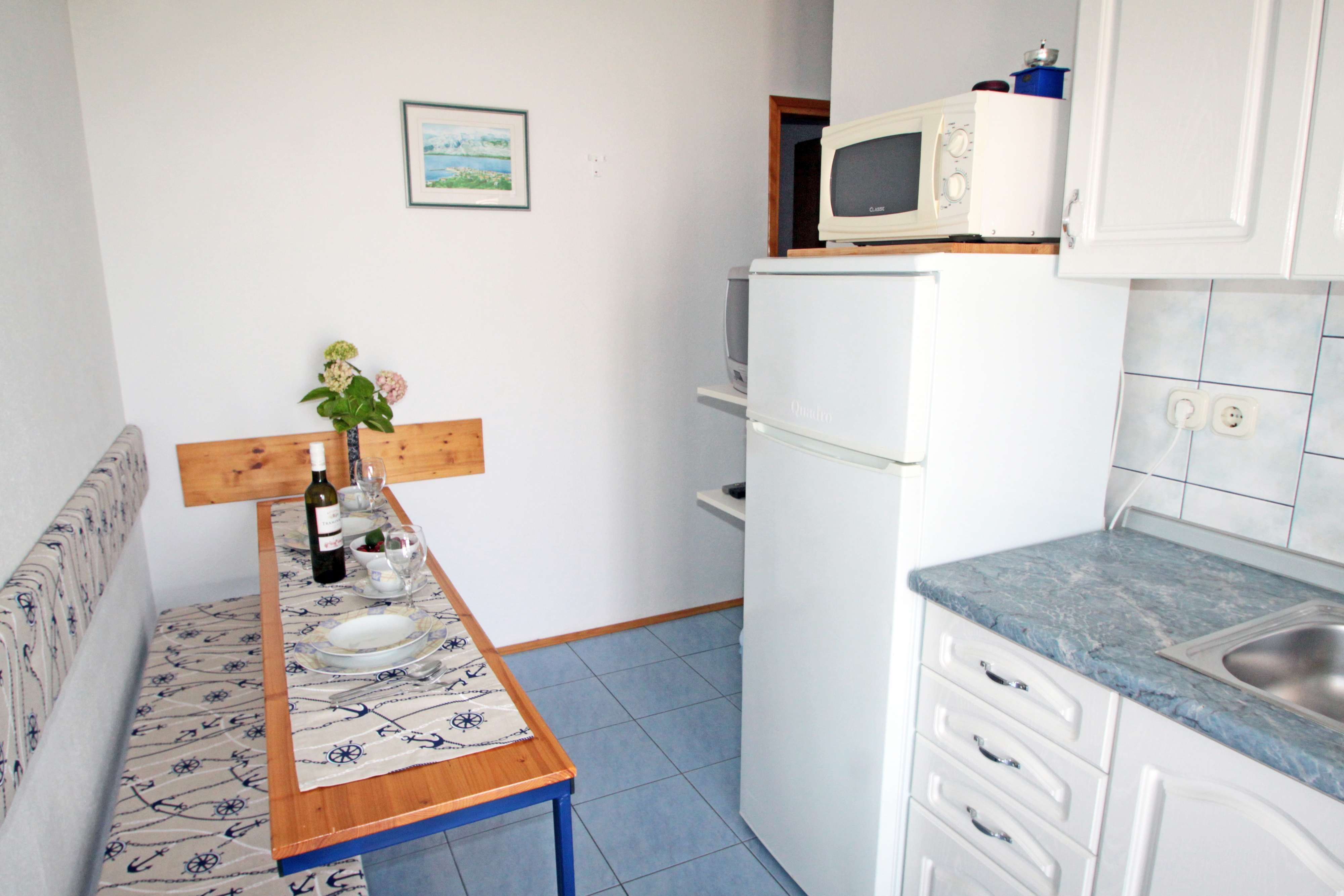 Two bedroom apartment with balcony and sea view Vinjerac, Zadar (A-5824-c)