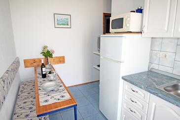 Vinjerac, Eetkamer in the apartment, air condition available en WiFi.