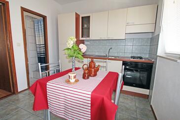 Dining room Vinjerac, Dining room in the apartment, air condition available and WiFi.