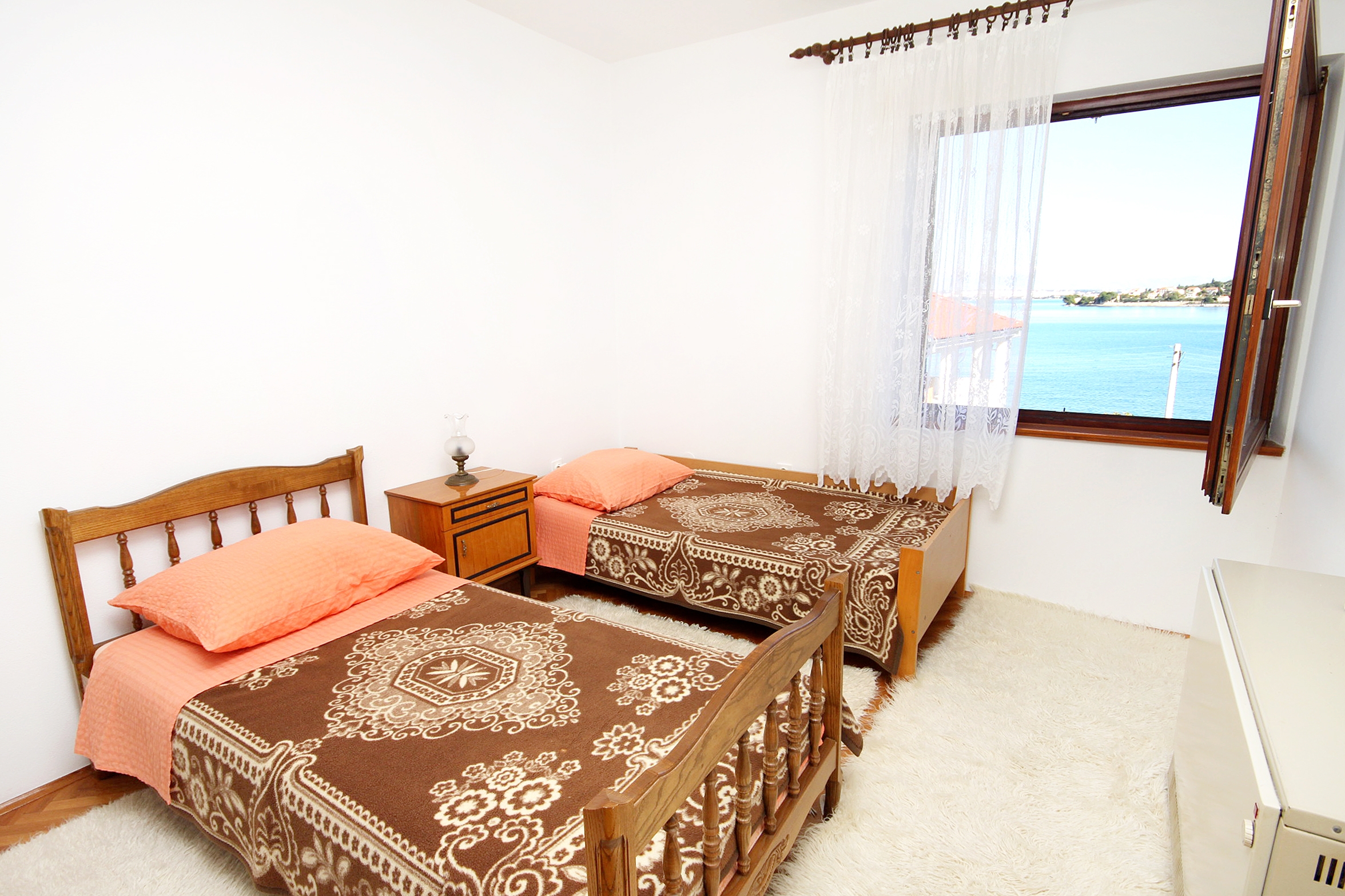 Two bedroom apartment near beach Kali, Ugljan  A-a