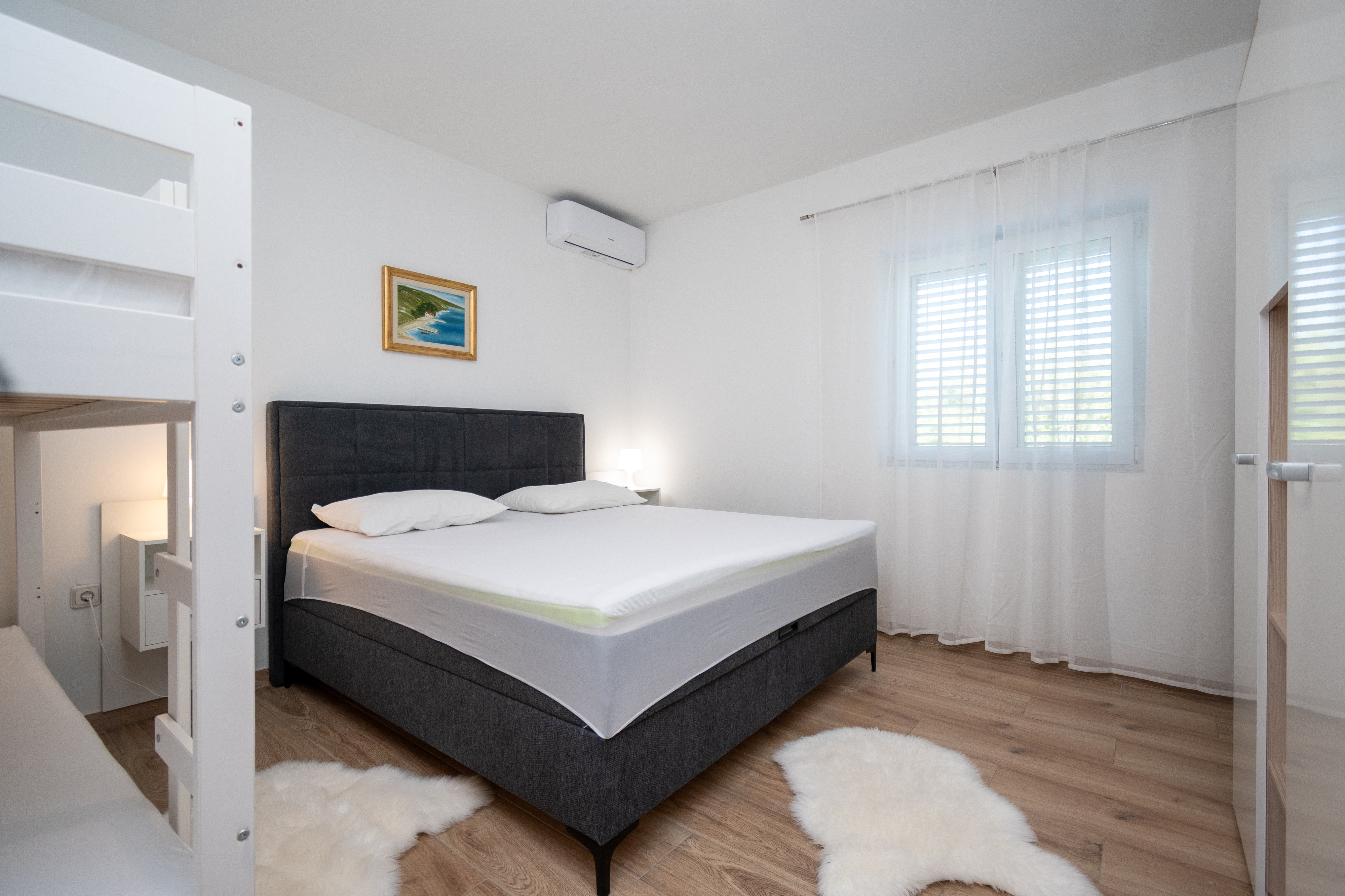 Three bedroom apartment with terrace Ljubač, Zadar  A-a