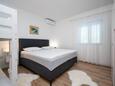 Ložnice 1 Ljubač, Ložnice 1 v ubytování typu apartment, domácí mazlíčci povoleni a WiFi.