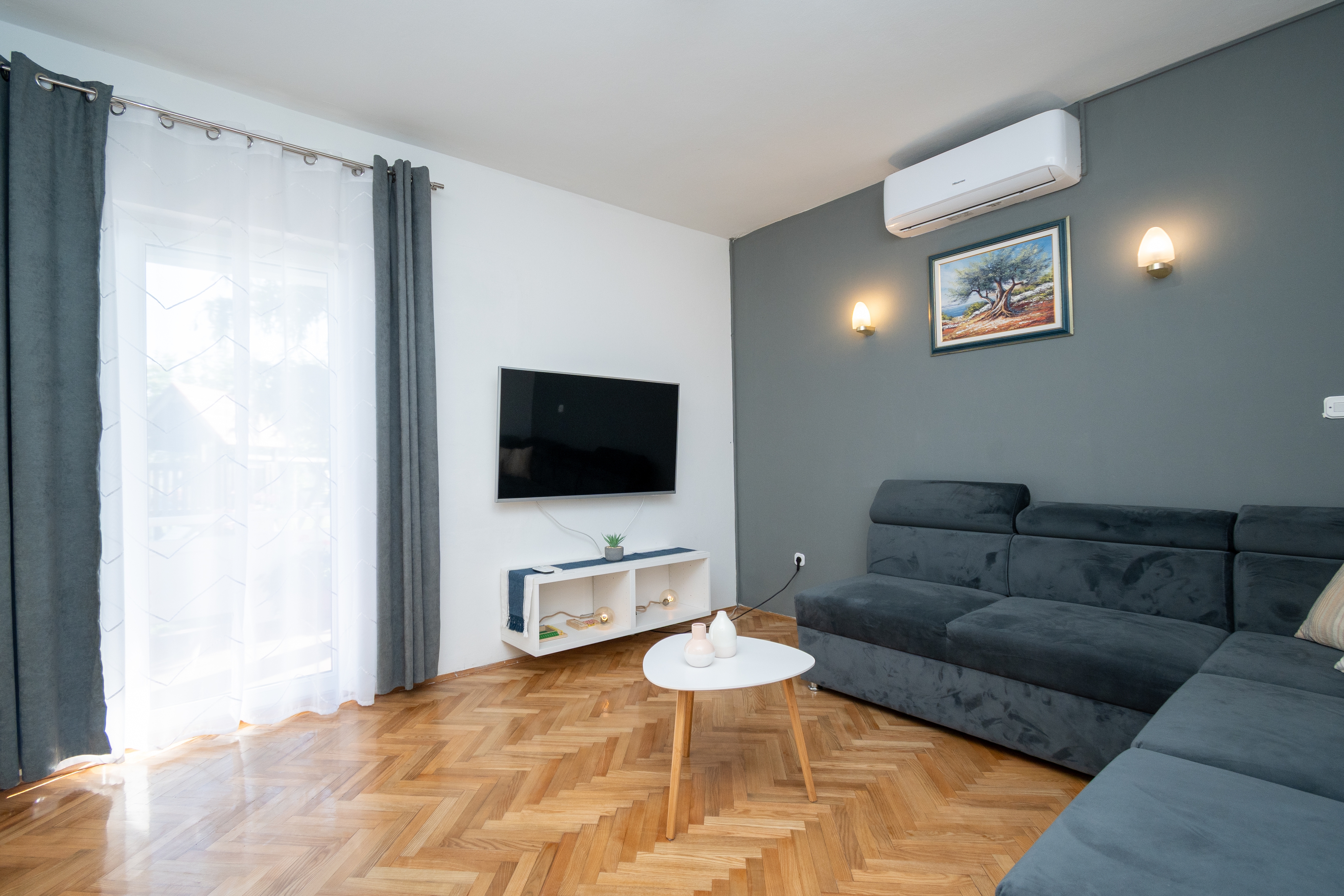 Three bedroom apartment with terrace Ljubač, Zadar (A-5831-a) Three bedroom apartment with terrace Ljubač, Zadar (A-5831-a)