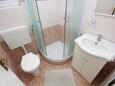 Bathroom Nin, Bathroom in the apartment, (pet friendly) and WiFi.
