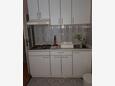 Kitchen Nin, Kitchen in the apartment, (pet friendly) and WiFi.