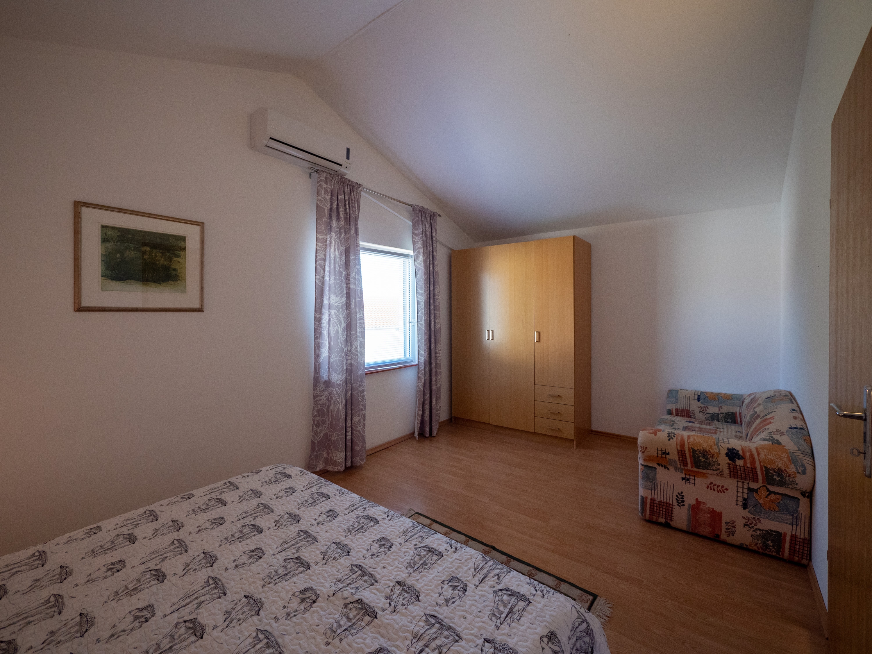 One bedroom apartment with terrace Nin, Zadar  A-b