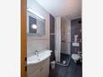 Bathroom Nin, Bathroom in the apartment, (pet friendly) and WiFi.