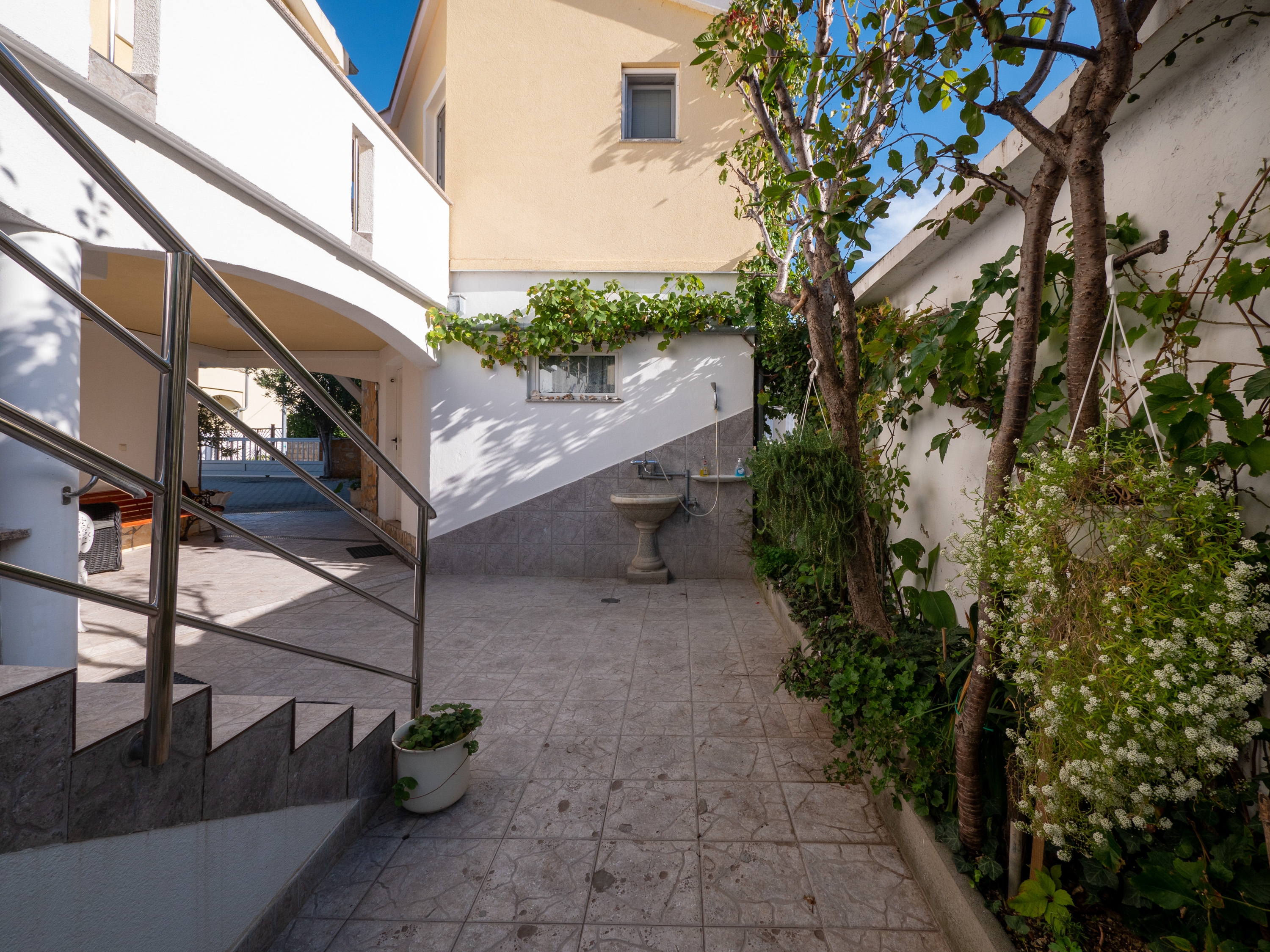 Studio flat with terrace Nin, Zadar  AS-b