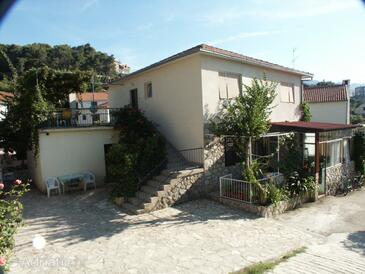 Property Jelsa, Hvar, Property 584 - Apartments near sea with pebble beach.