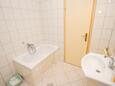 Koupelna Tkon, Koupelna v ubytování typu apartment.