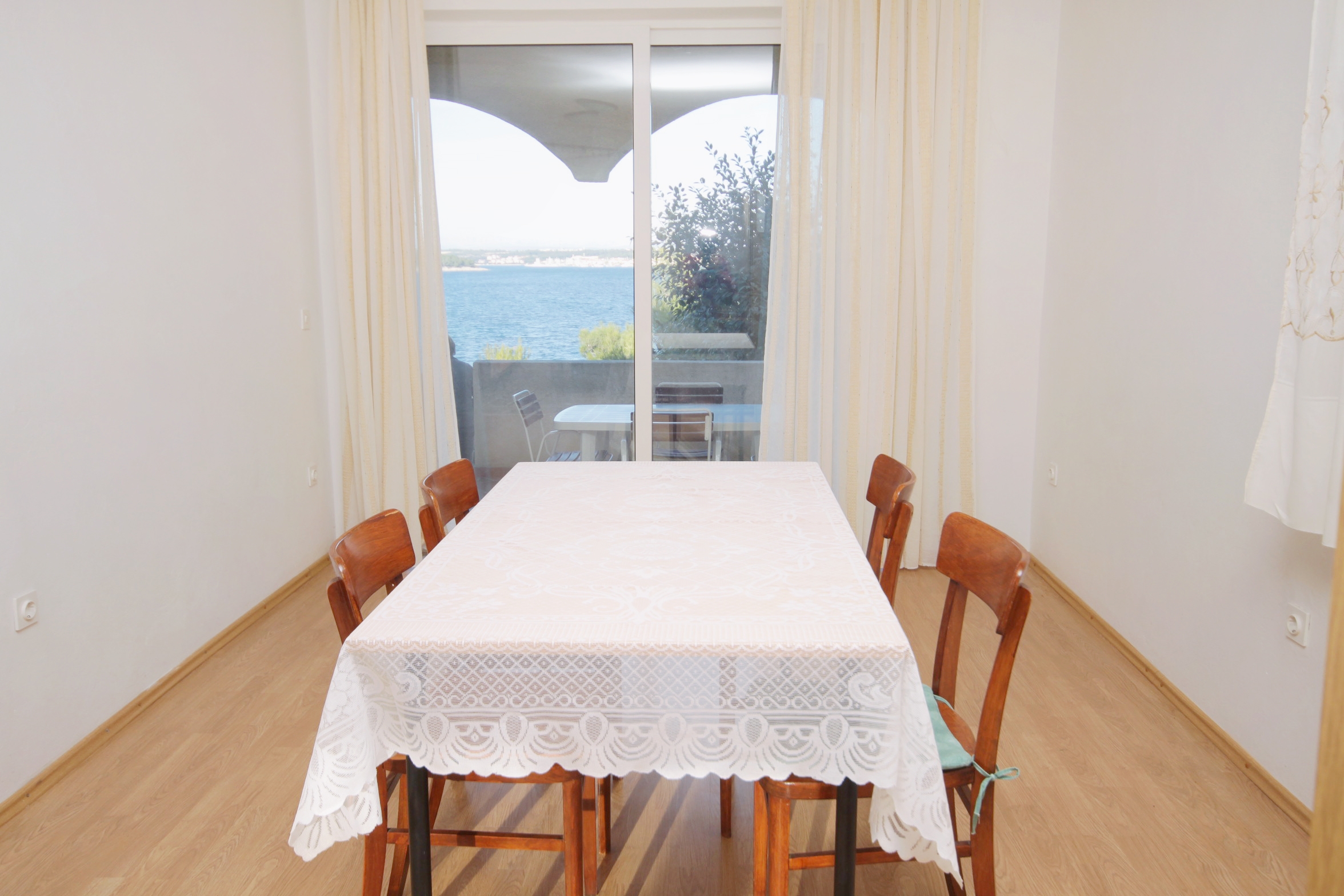 One bedroom apartment near beach Tkon, Pašman (A-5840-a)