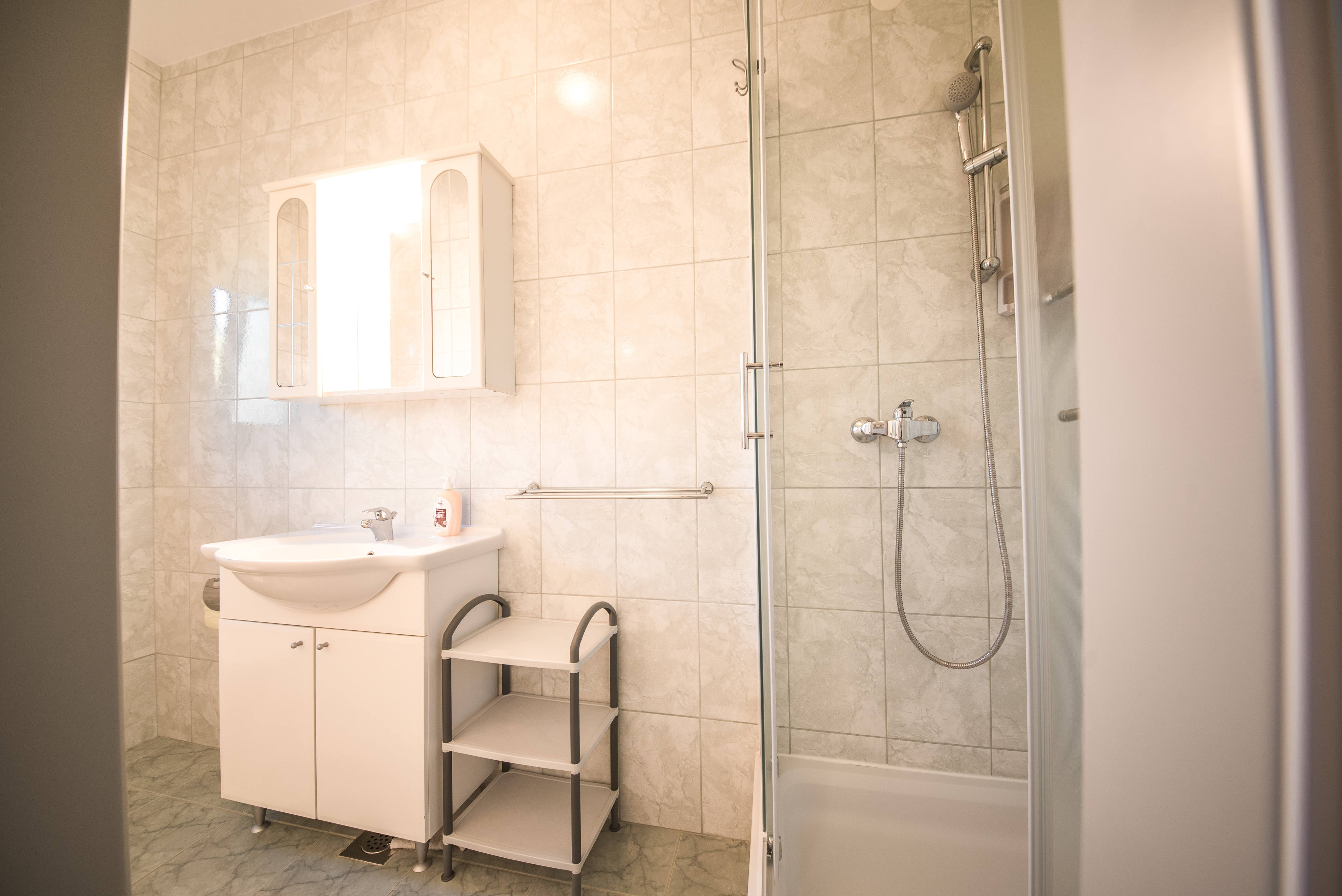 One bedroom apartment near beach Vrsi - Mulo, Zadar (A-5848-c)