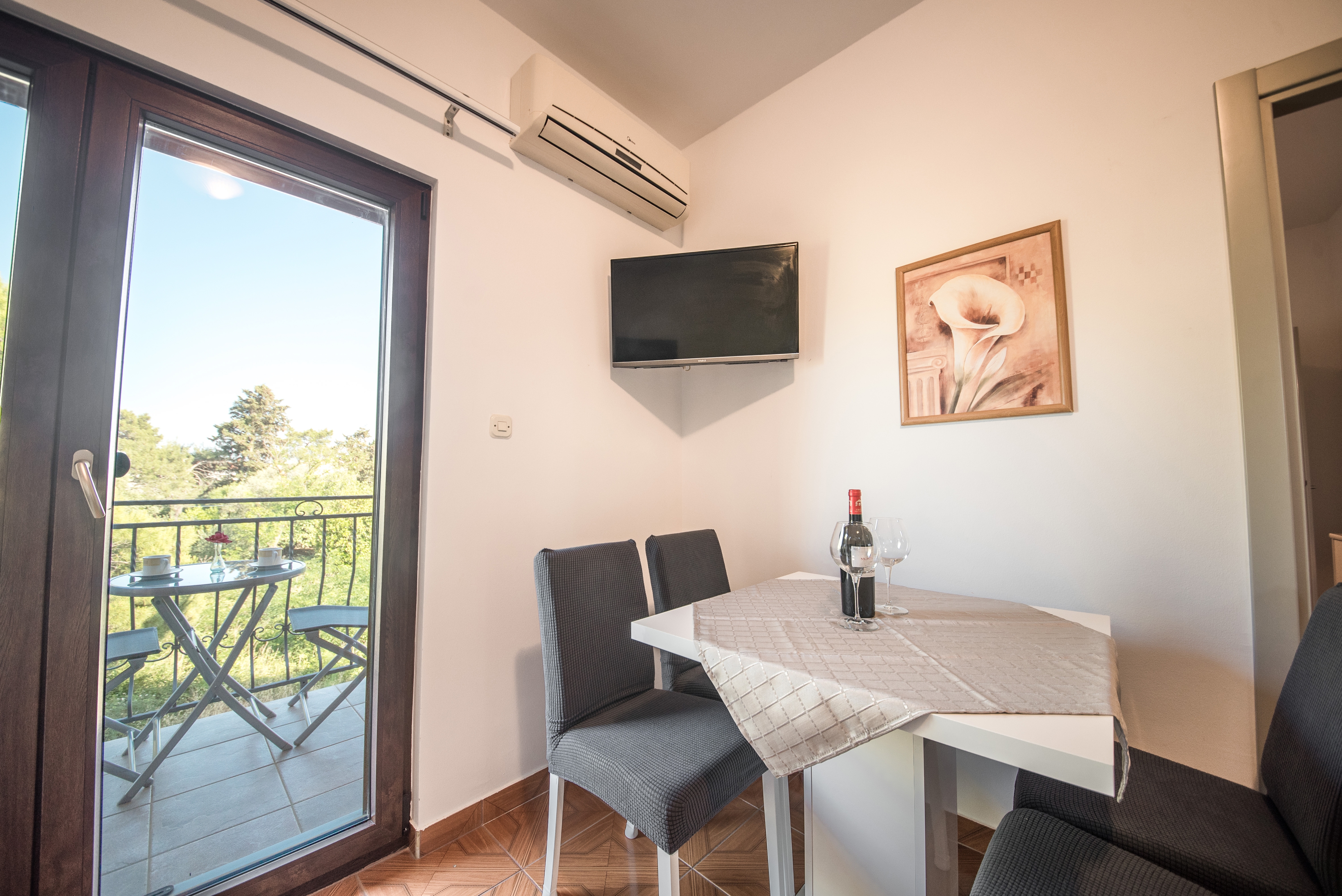 One bedroom apartment near beach Vrsi - Mulo, Zadar (A-5848-c)