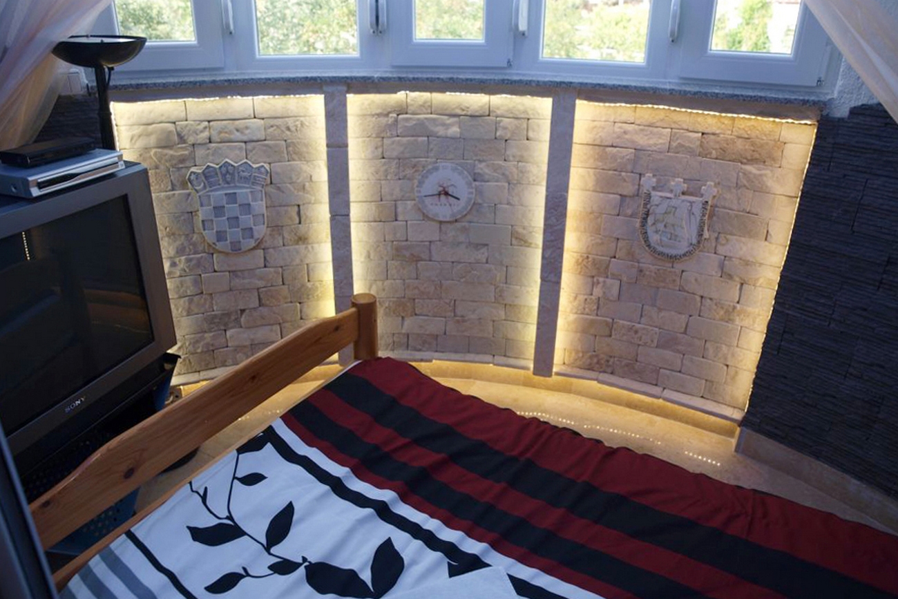 Dvosobni apartman s balkonom i pogledom na more Nin, Zadar  A-b