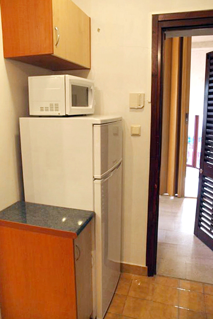 Dvosobni apartman s balkonom i pogledom na more Nin, Zadar  A-b