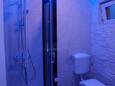 Bathroom Nin, Bathroom in the apartment, (pet friendly) and WiFi.
