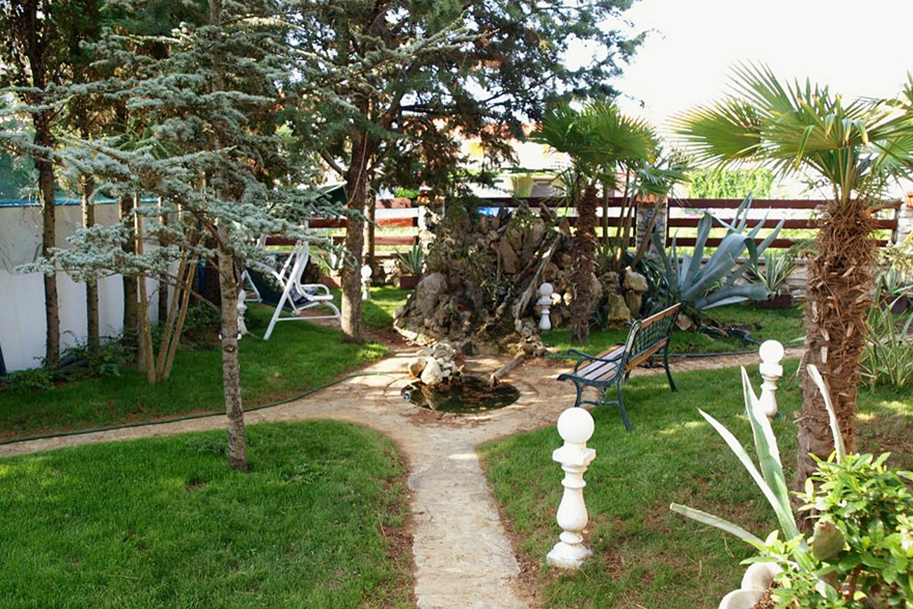 Dvosobni apartman s balkonom i pogledom na more Nin, Zadar  A-b