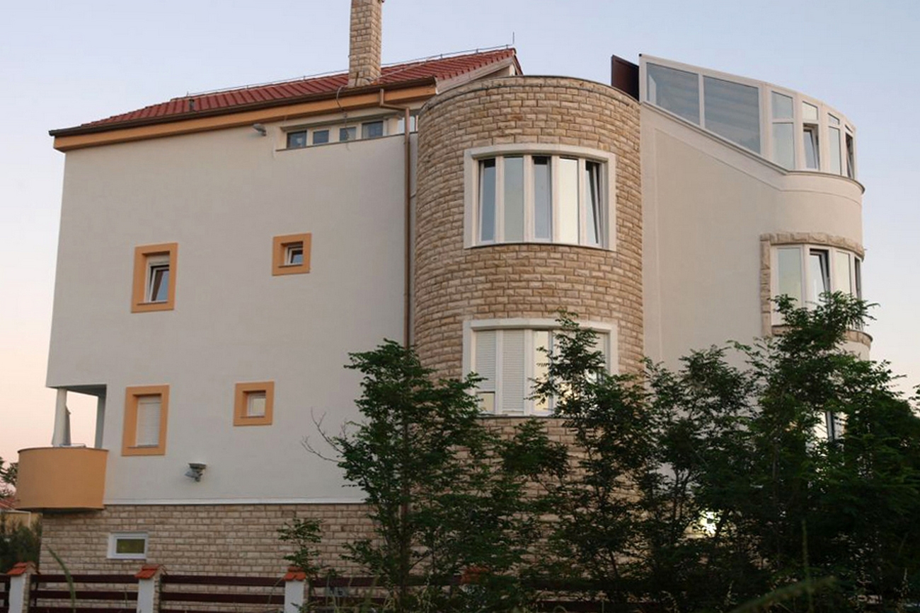 Dvosobni apartman s balkonom i pogledom na more Nin, Zadar  A-b