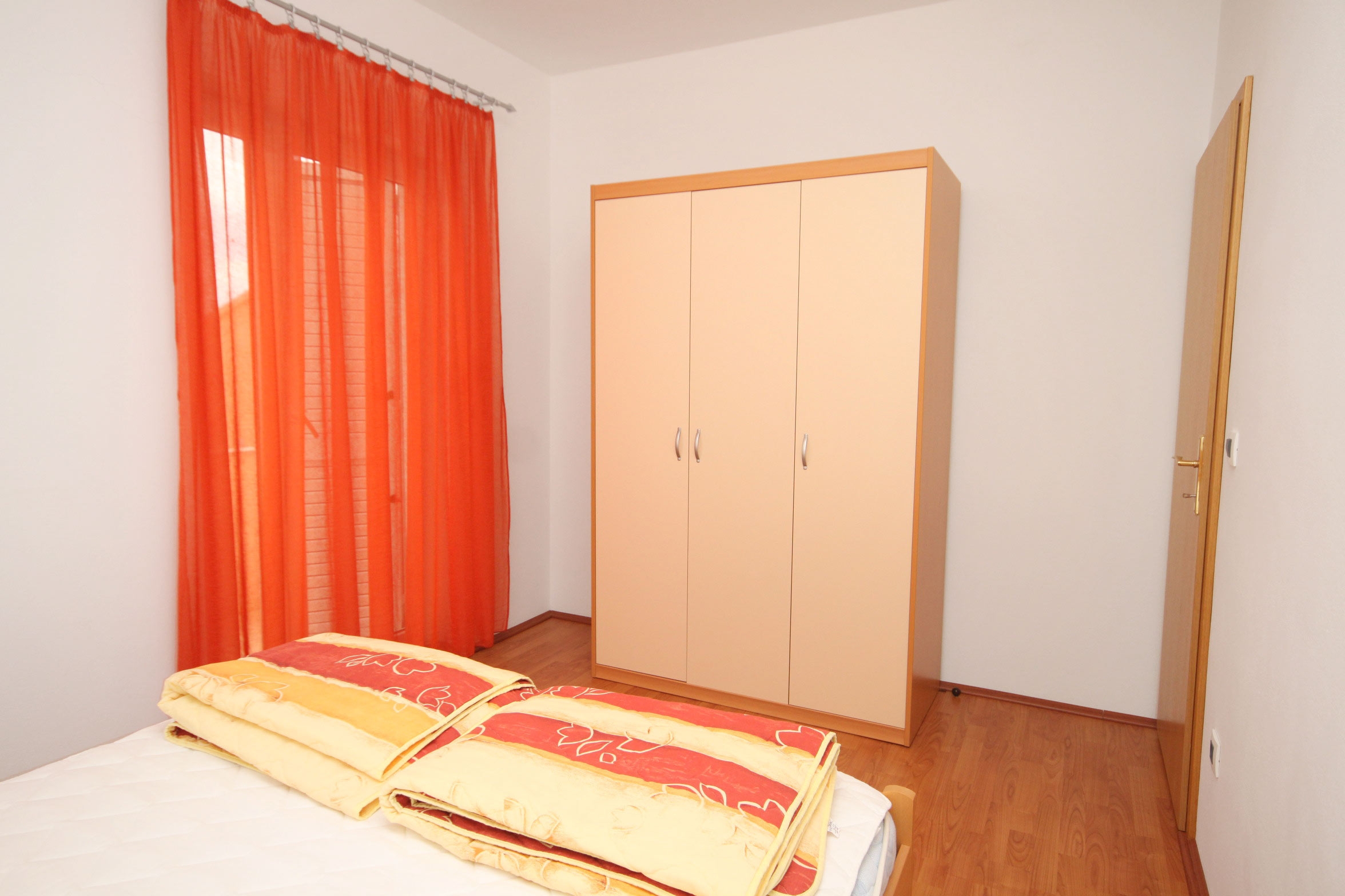 Two bedroom apartment with terrace and sea view Vrsi - Mulo, Zadar  A-a