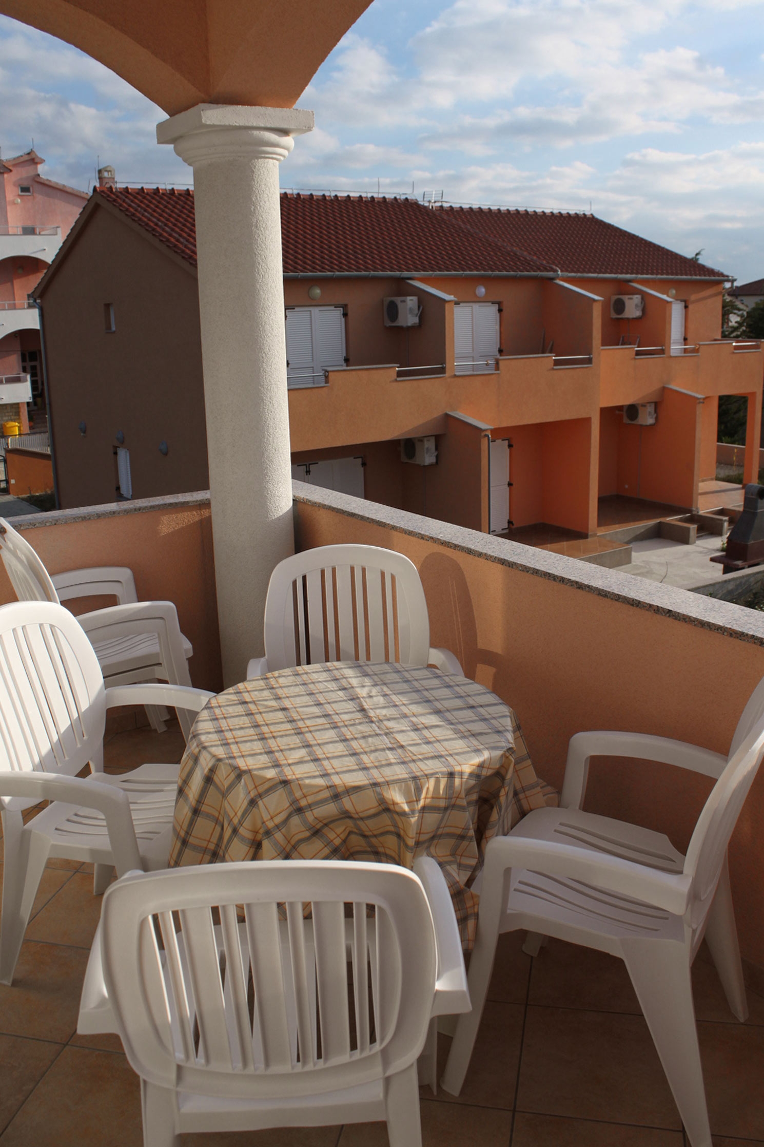 Two bedroom apartment with terrace and sea view Vrsi - Mulo, Zadar  A-a