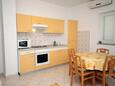 Vrsi - Mulo, Kitchen in the apartment, WiFi.