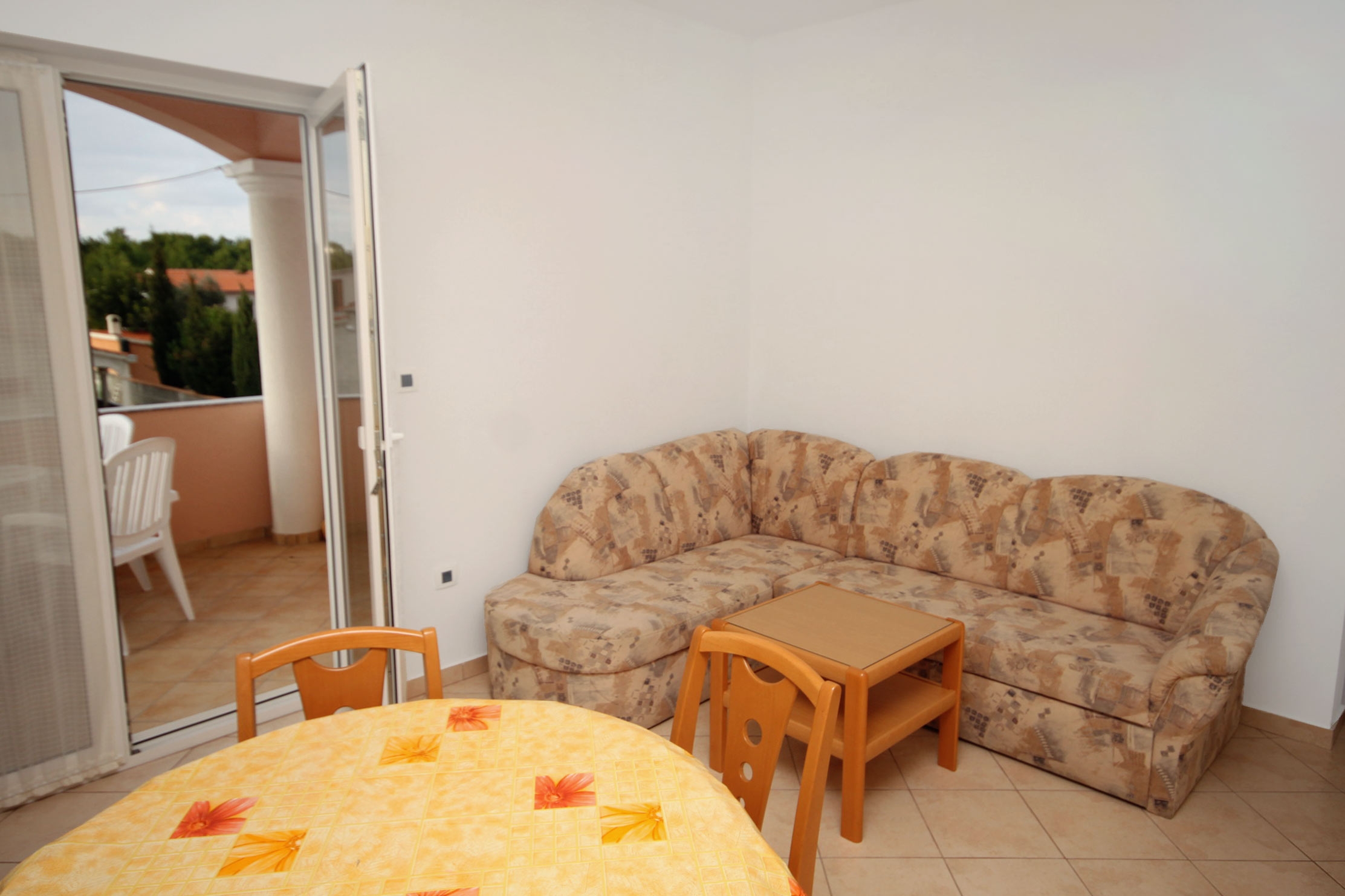 One bedroom apartment with terrace and sea view Vrsi - Mulo, Zadar (A-5860-b)