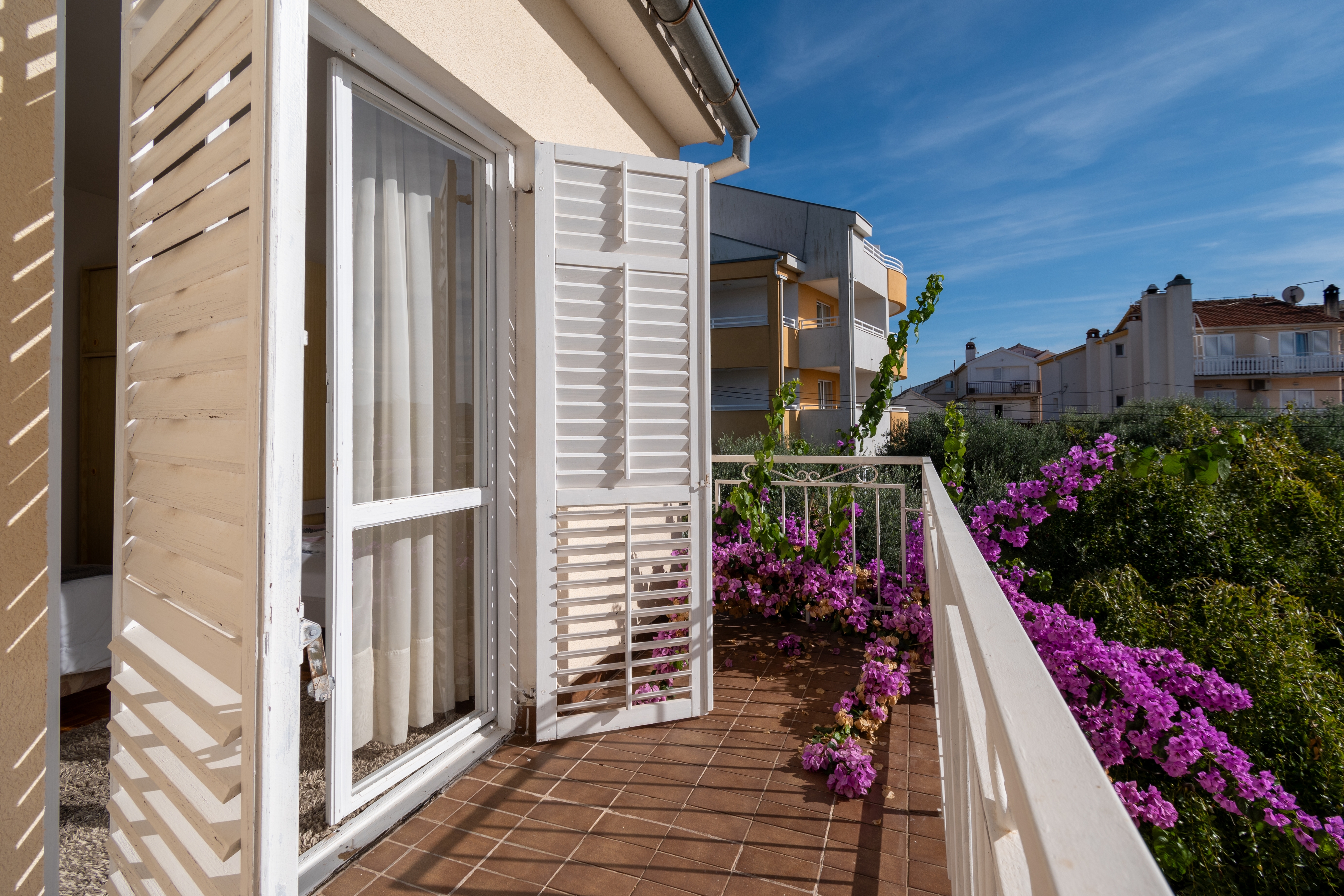 One bedroom apartment with terrace and sea view Sukošan, Zadar  A-b
