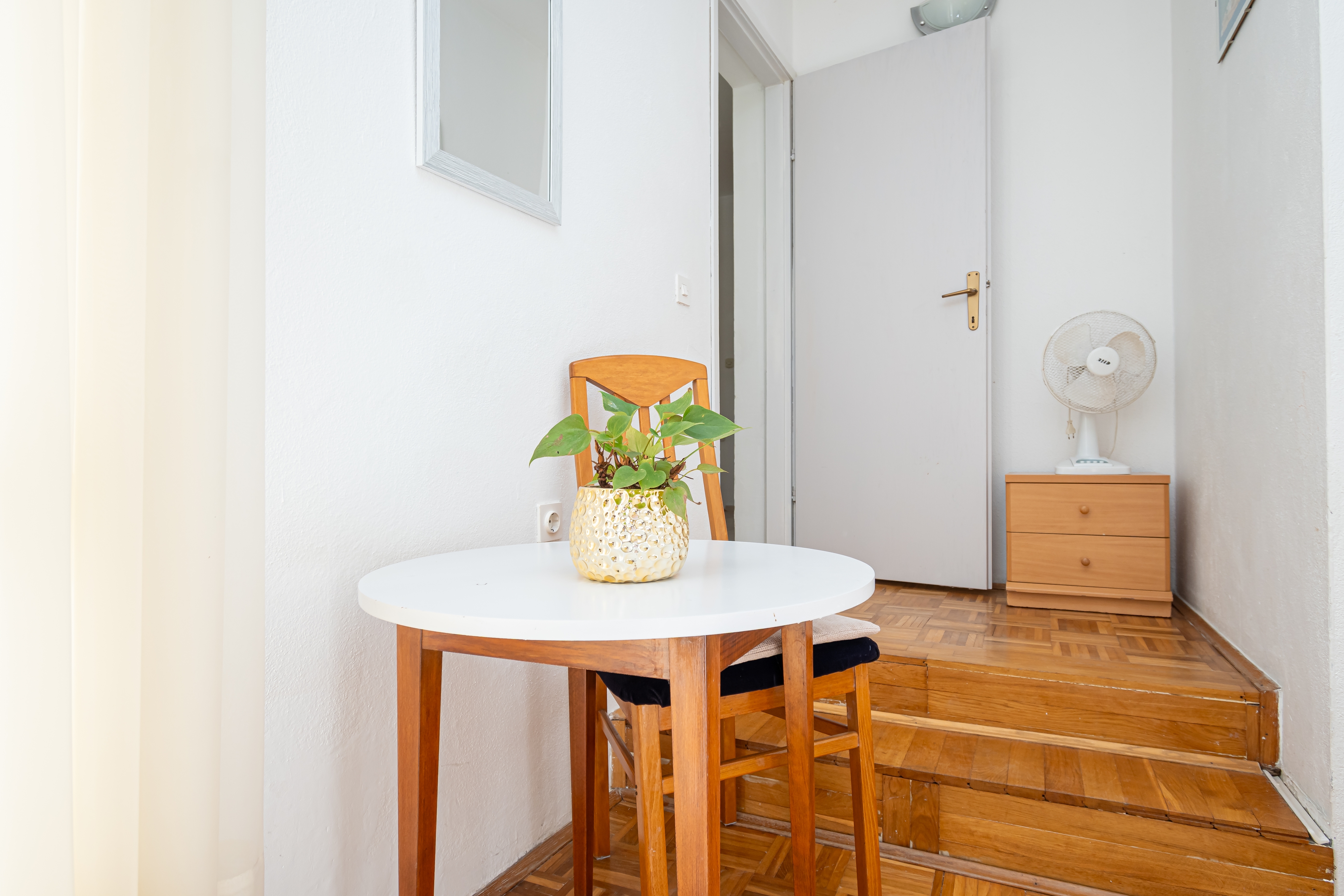 One bedroom apartment with terrace and sea view Sukošan, Zadar  A-b