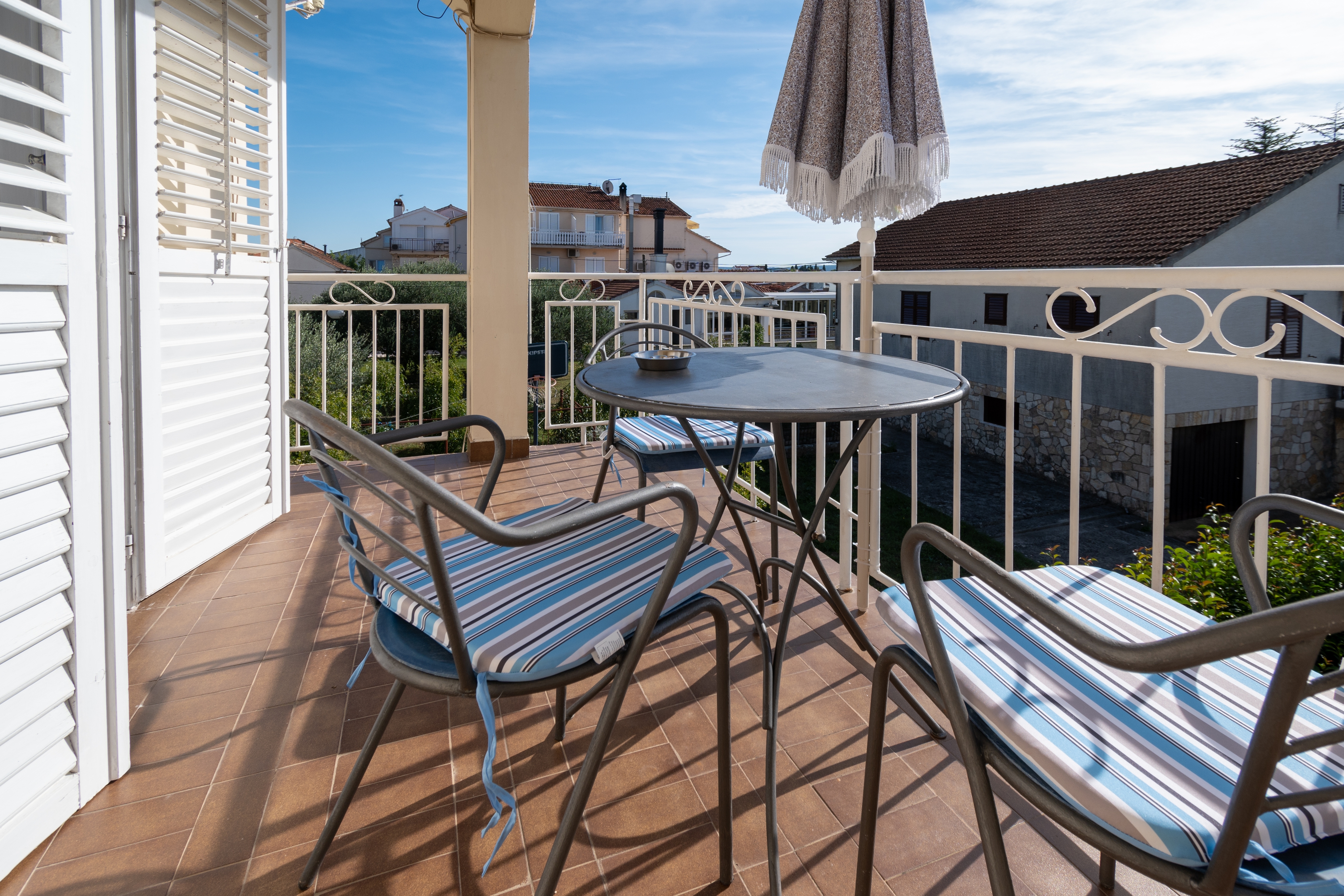 One bedroom apartment with terrace and sea view Sukošan, Zadar  A-b