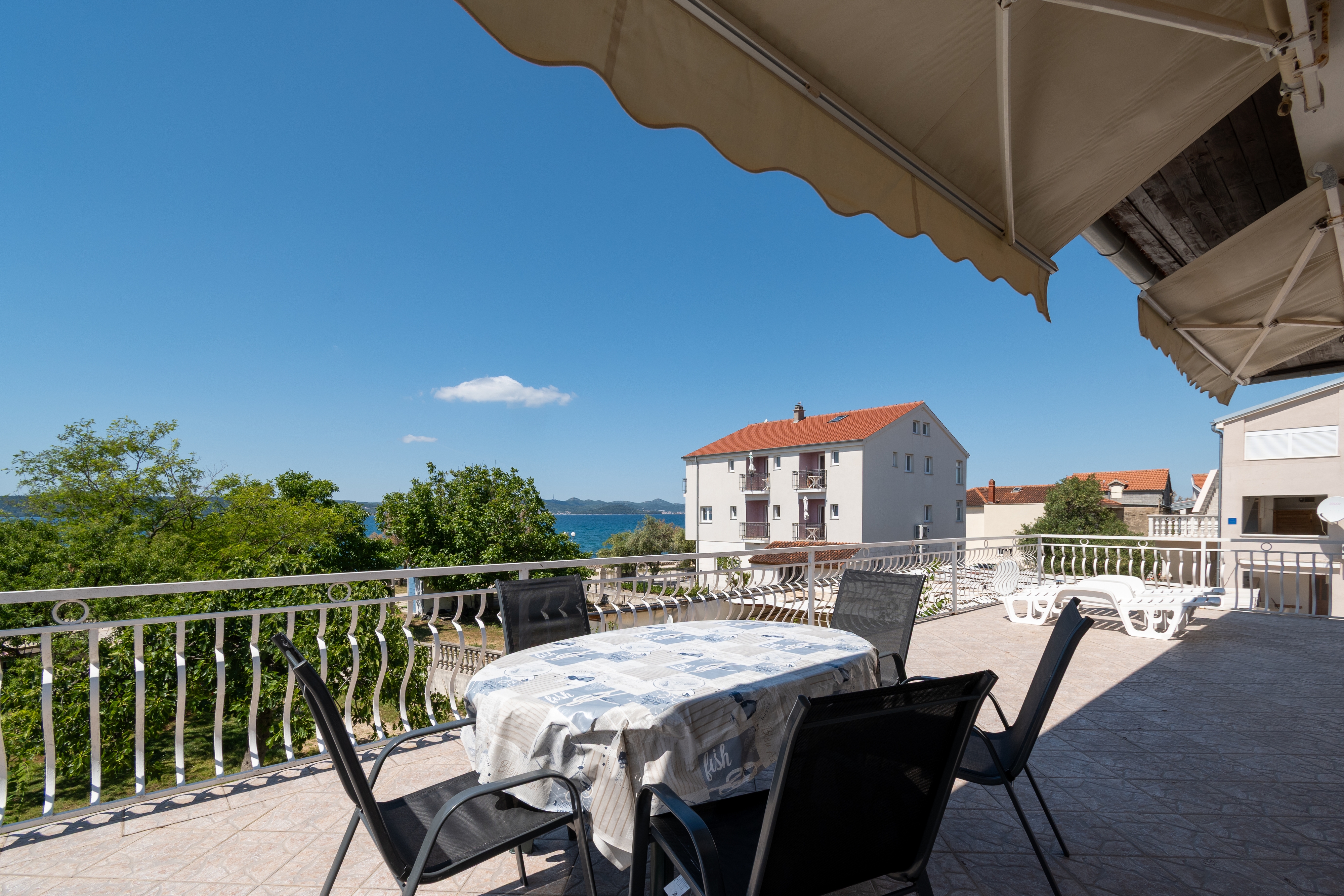 Two bedroom apartment near beach Bibinje, Zadar (A-5865-a) Two bedroom apartment near beach Bibinje, Zadar (A-5865-a)