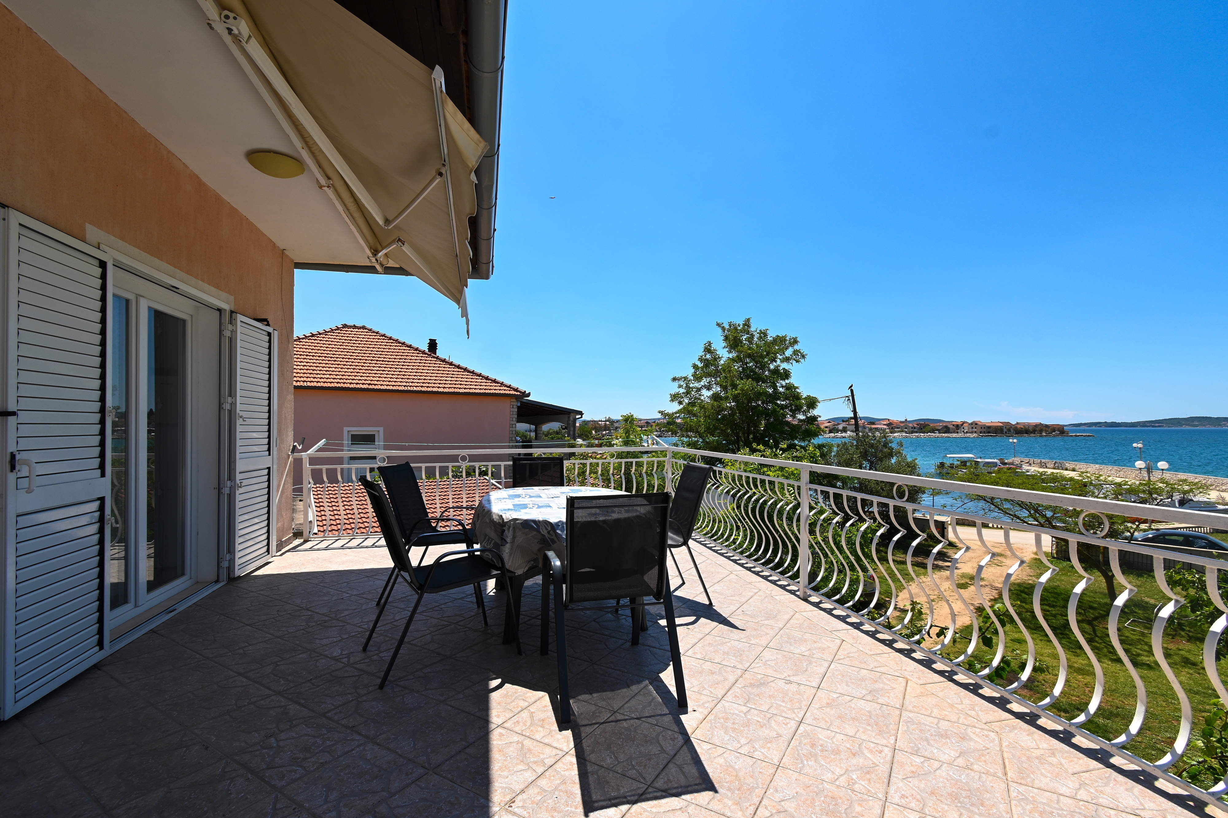 Two bedroom apartment near beach Bibinje, Zadar  A-a