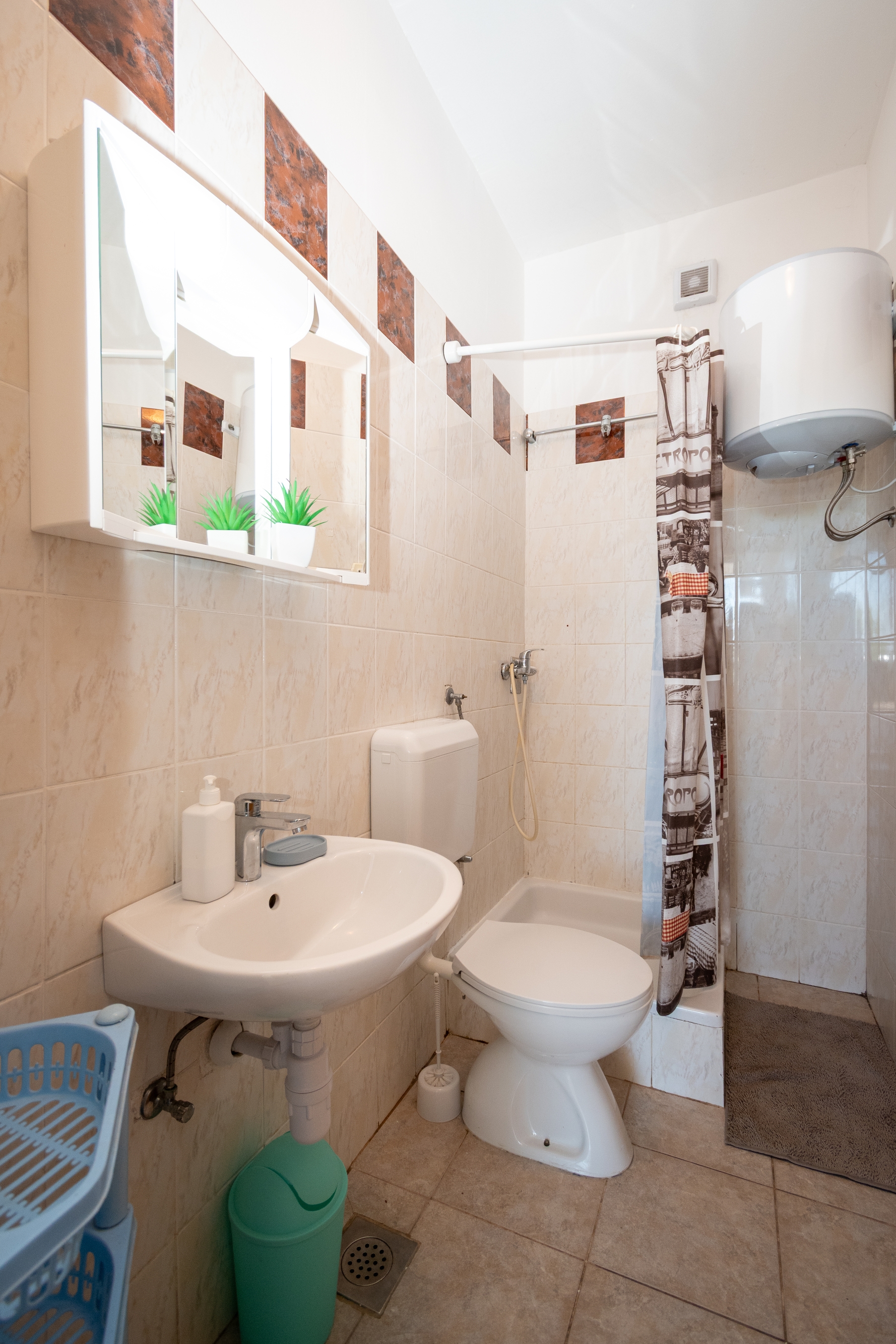 Two bedroom apartment near beach Bibinje, Zadar  A-b