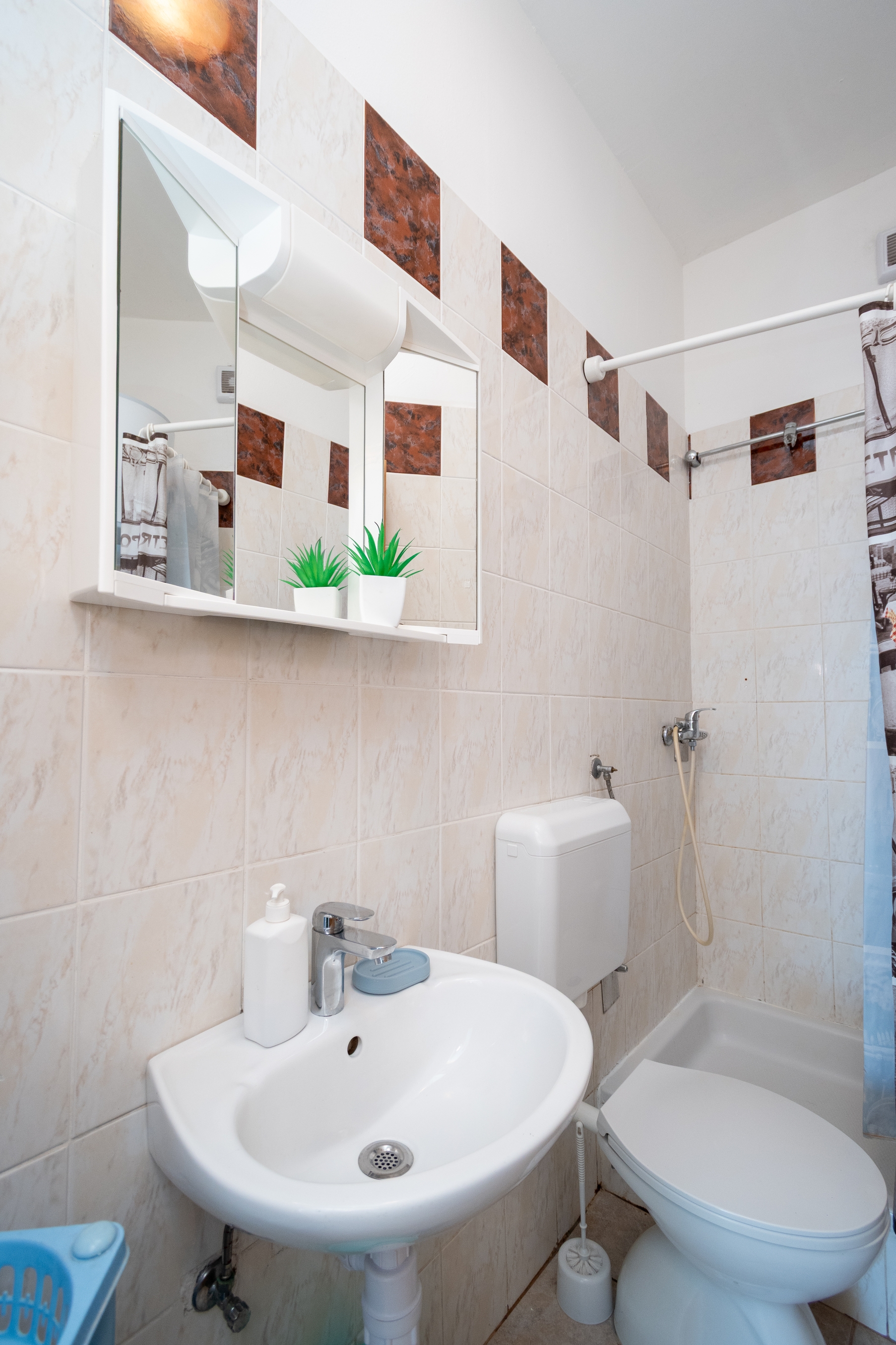 Two bedroom apartment near beach Bibinje, Zadar  A-b