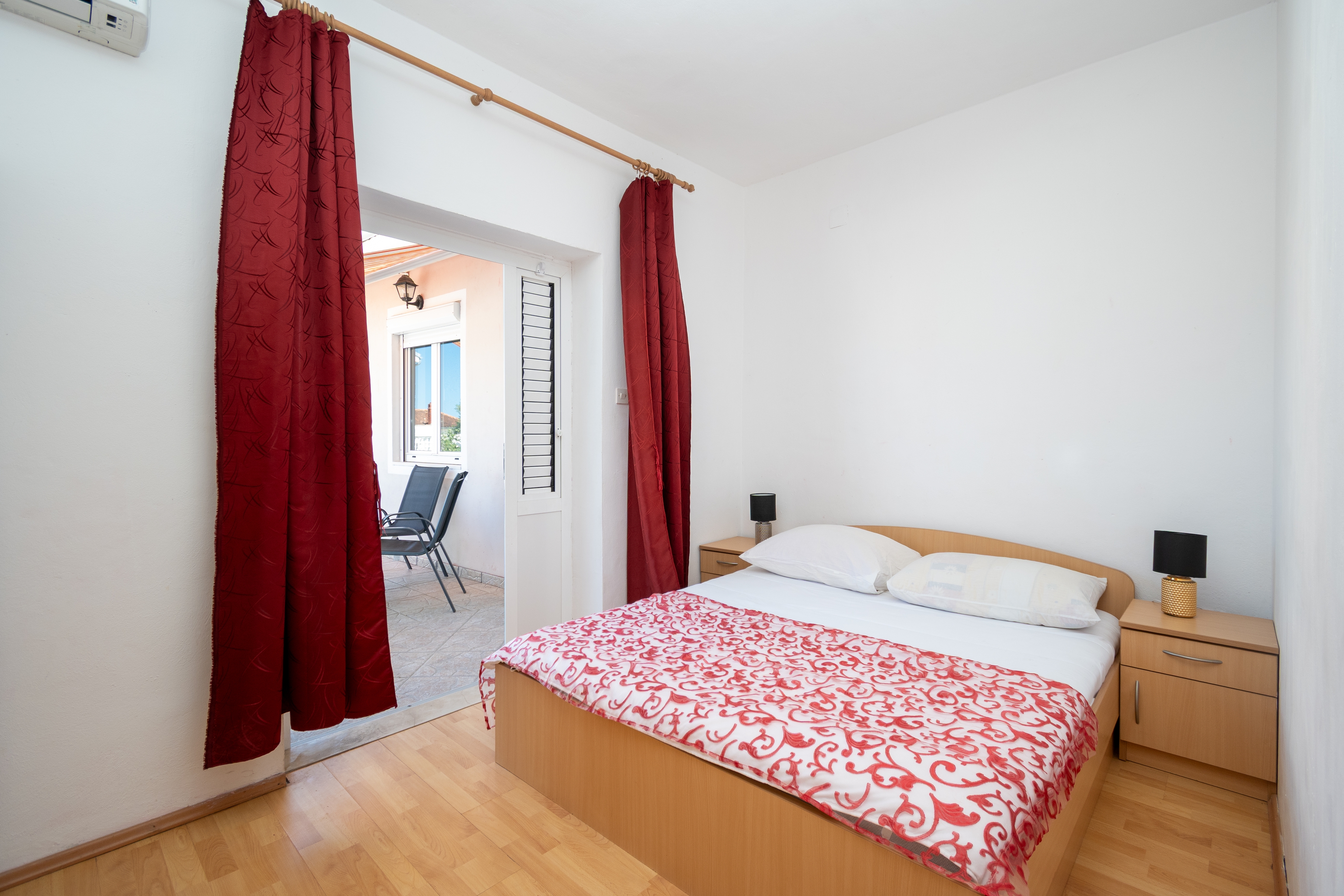 Two bedroom apartment near beach Bibinje, Zadar  A-b